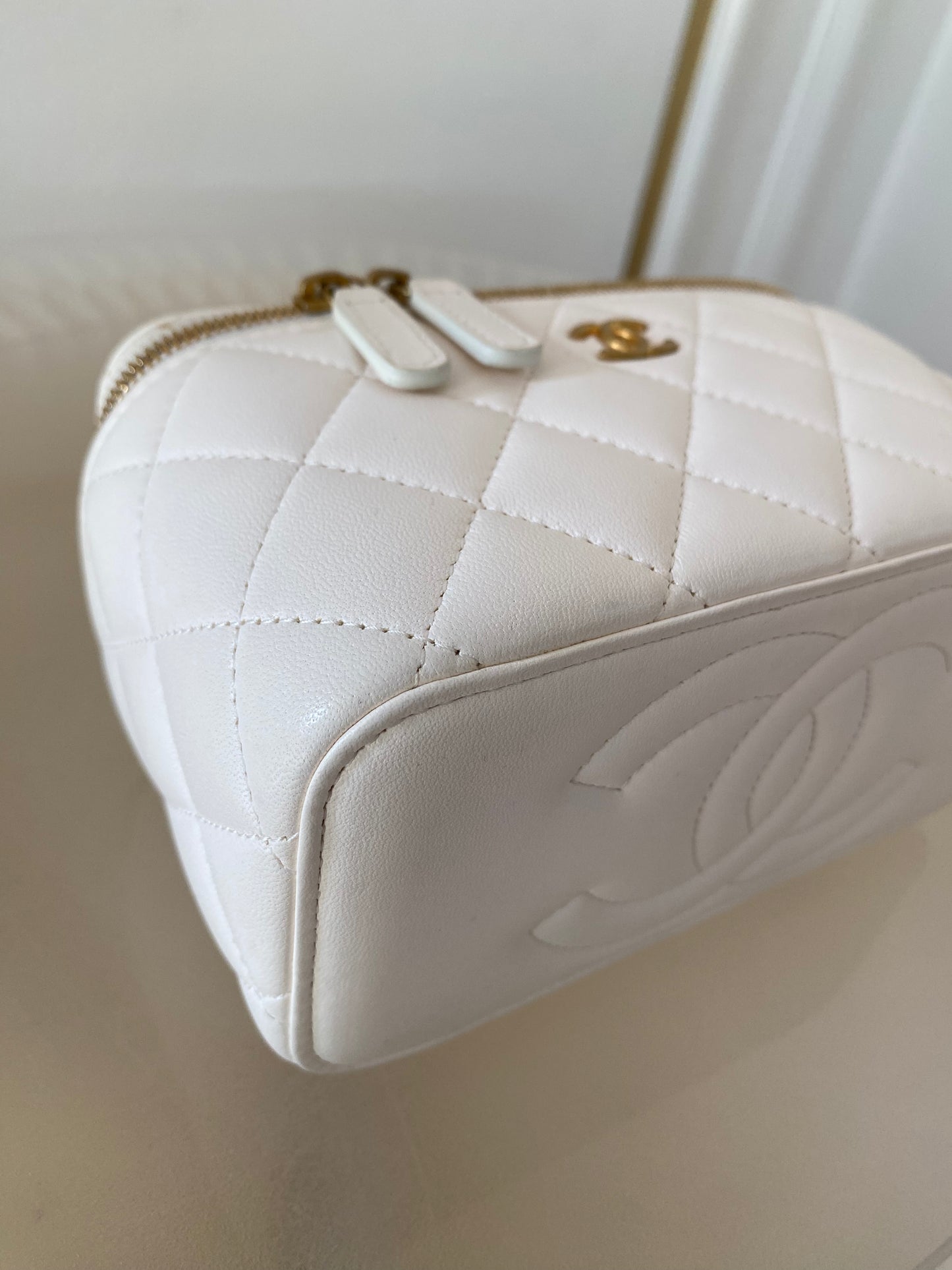 Chanel Vanity Coco White Gold