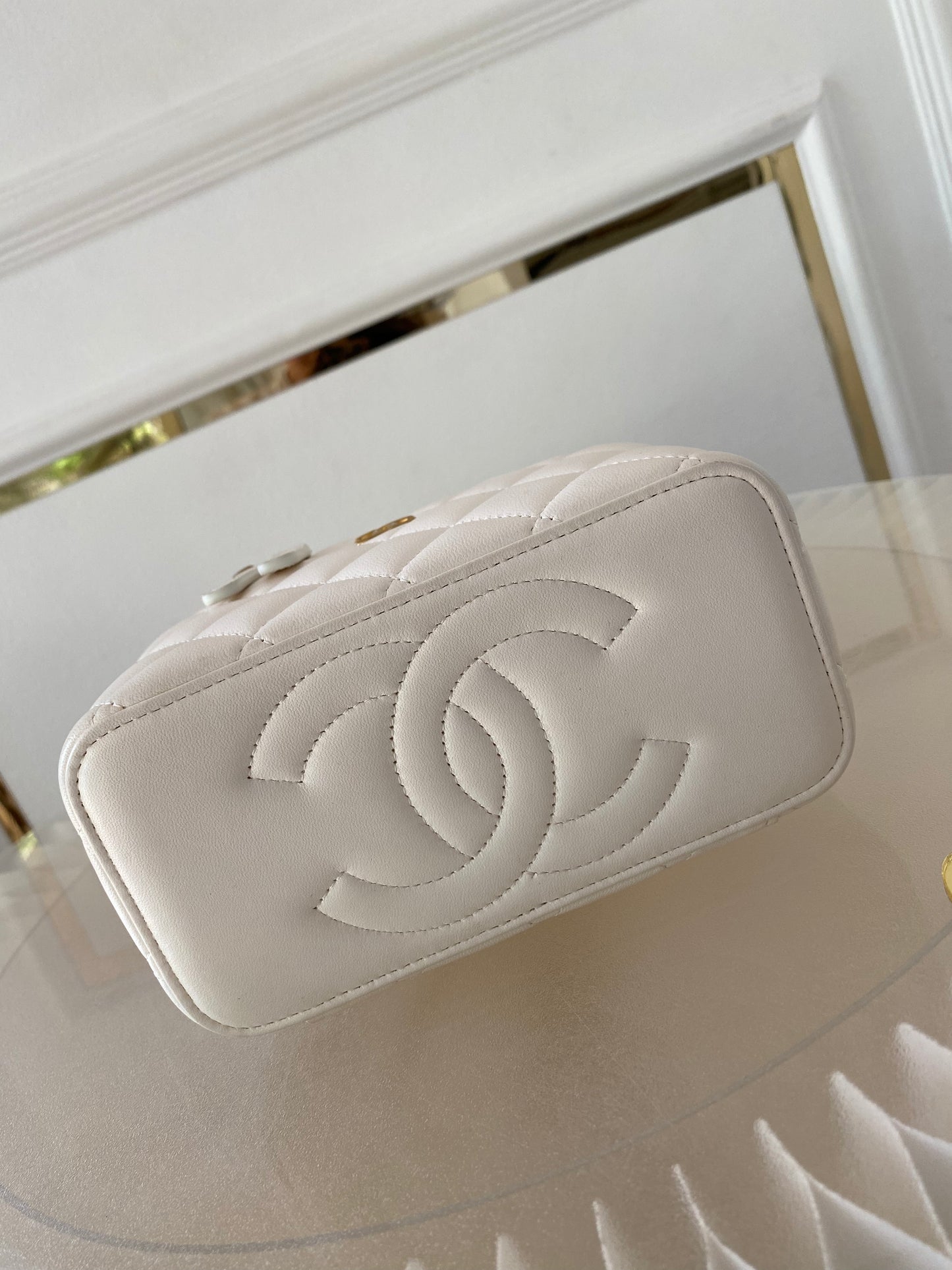 Chanel Vanity Coco White Gold