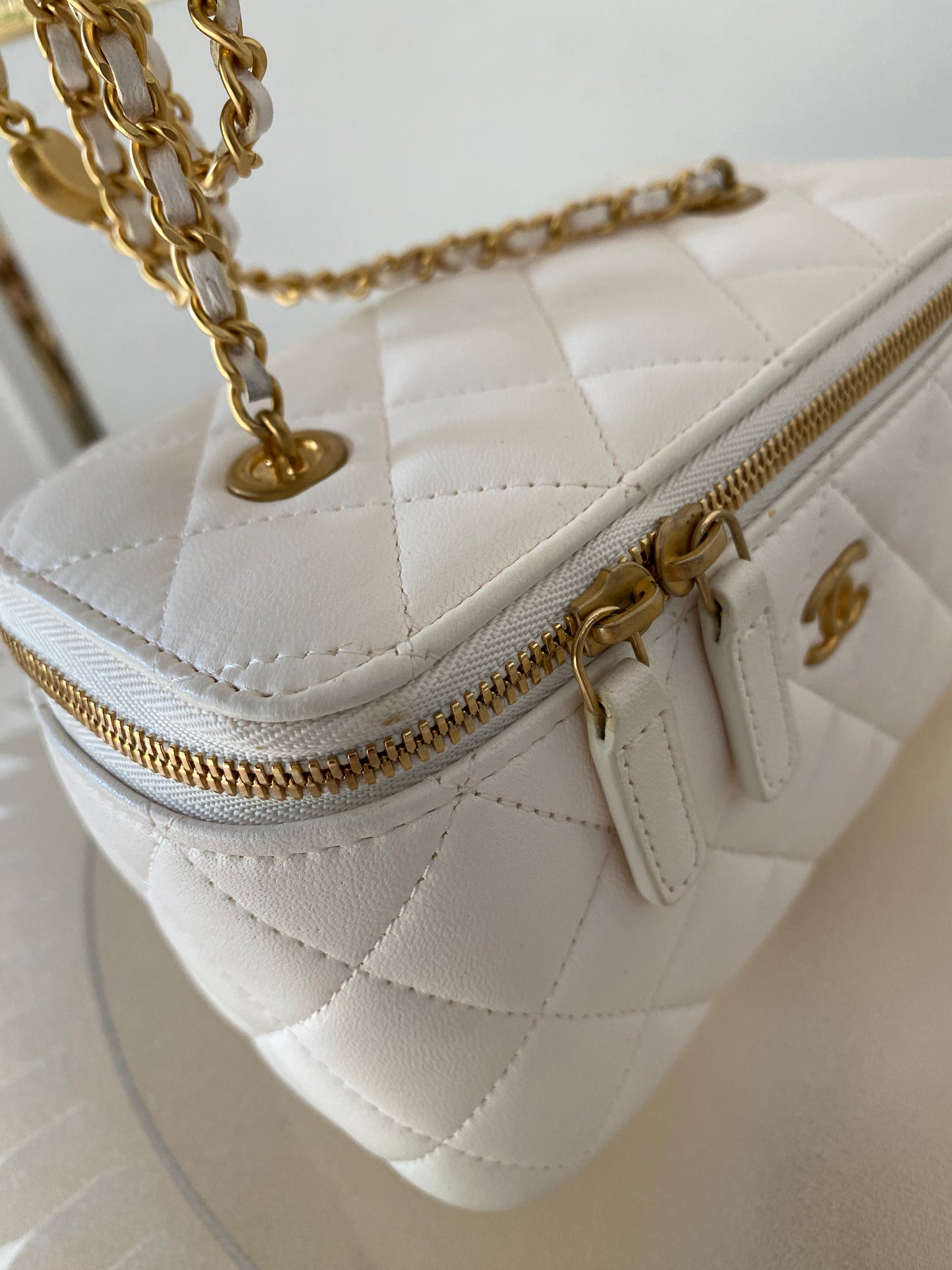 Chanel Vanity Coco White Gold