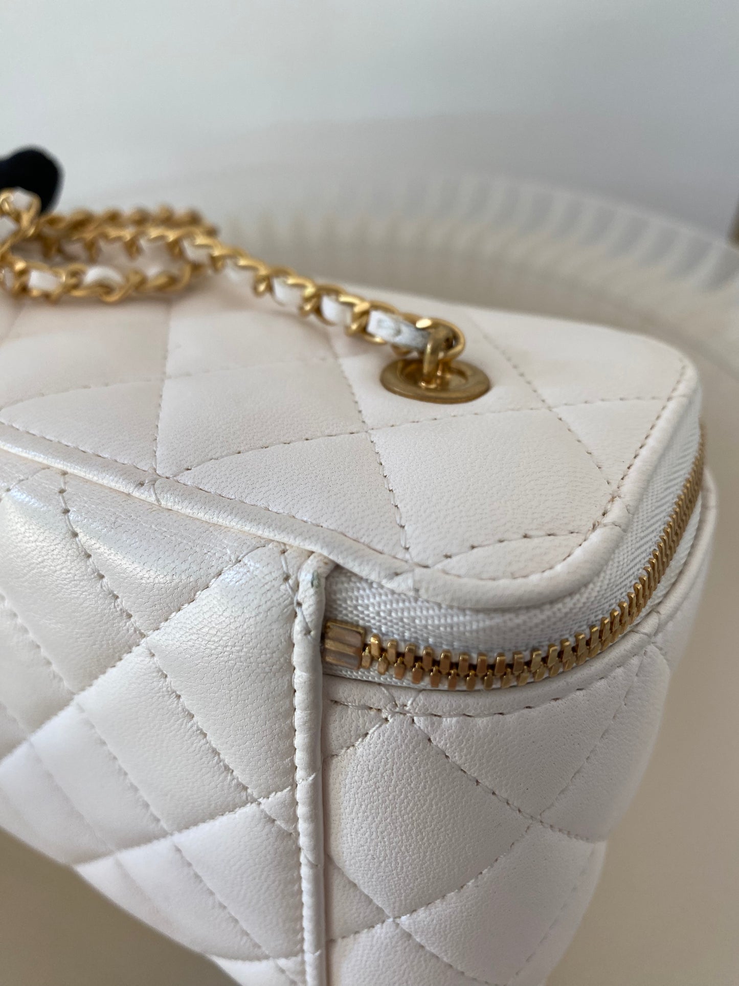 Chanel Vanity Coco White Gold
