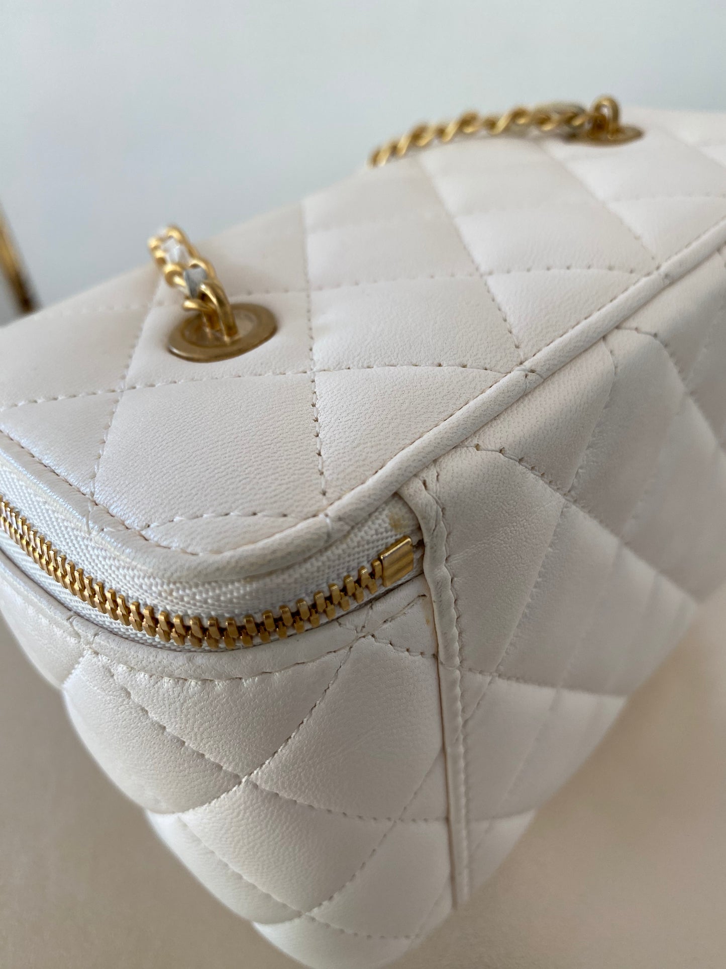 Chanel Vanity Coco White Gold