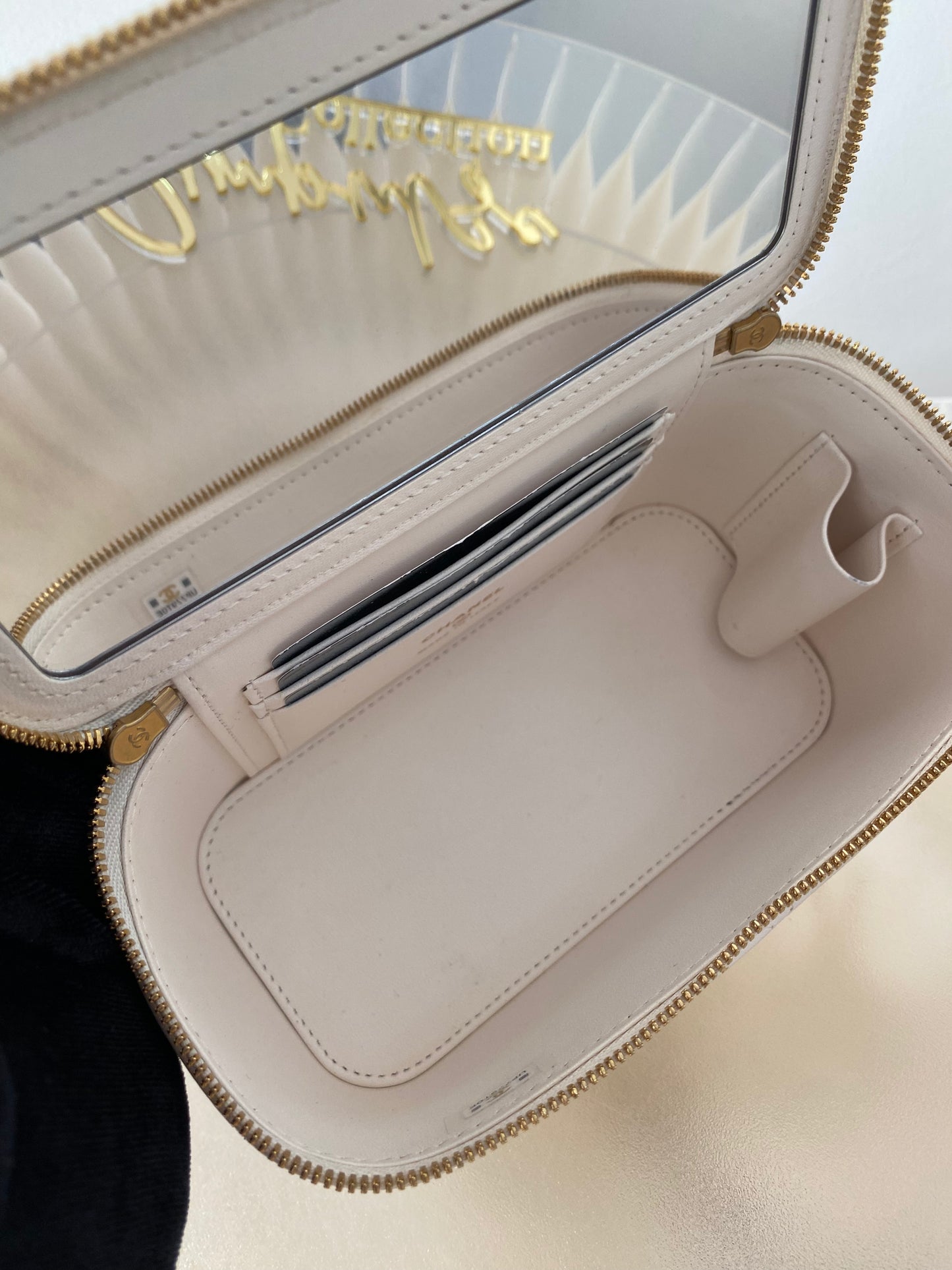 Chanel Vanity Coco White Gold
