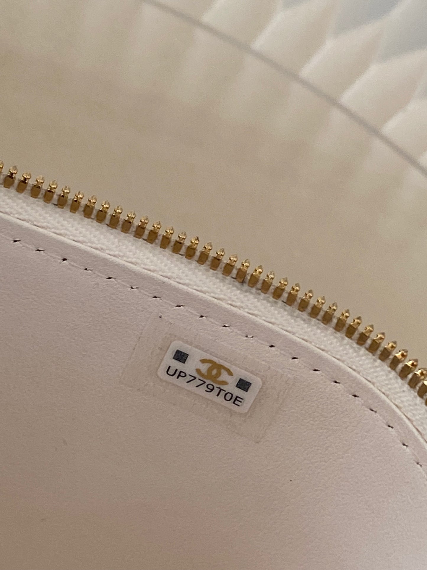 Chanel Vanity Coco White Gold