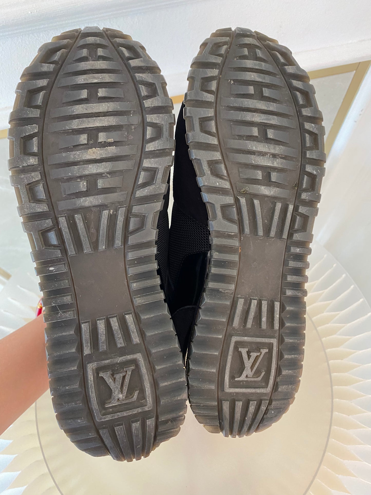 LOUIS VUITTON RUN AWAY BLACK SNEAKERS