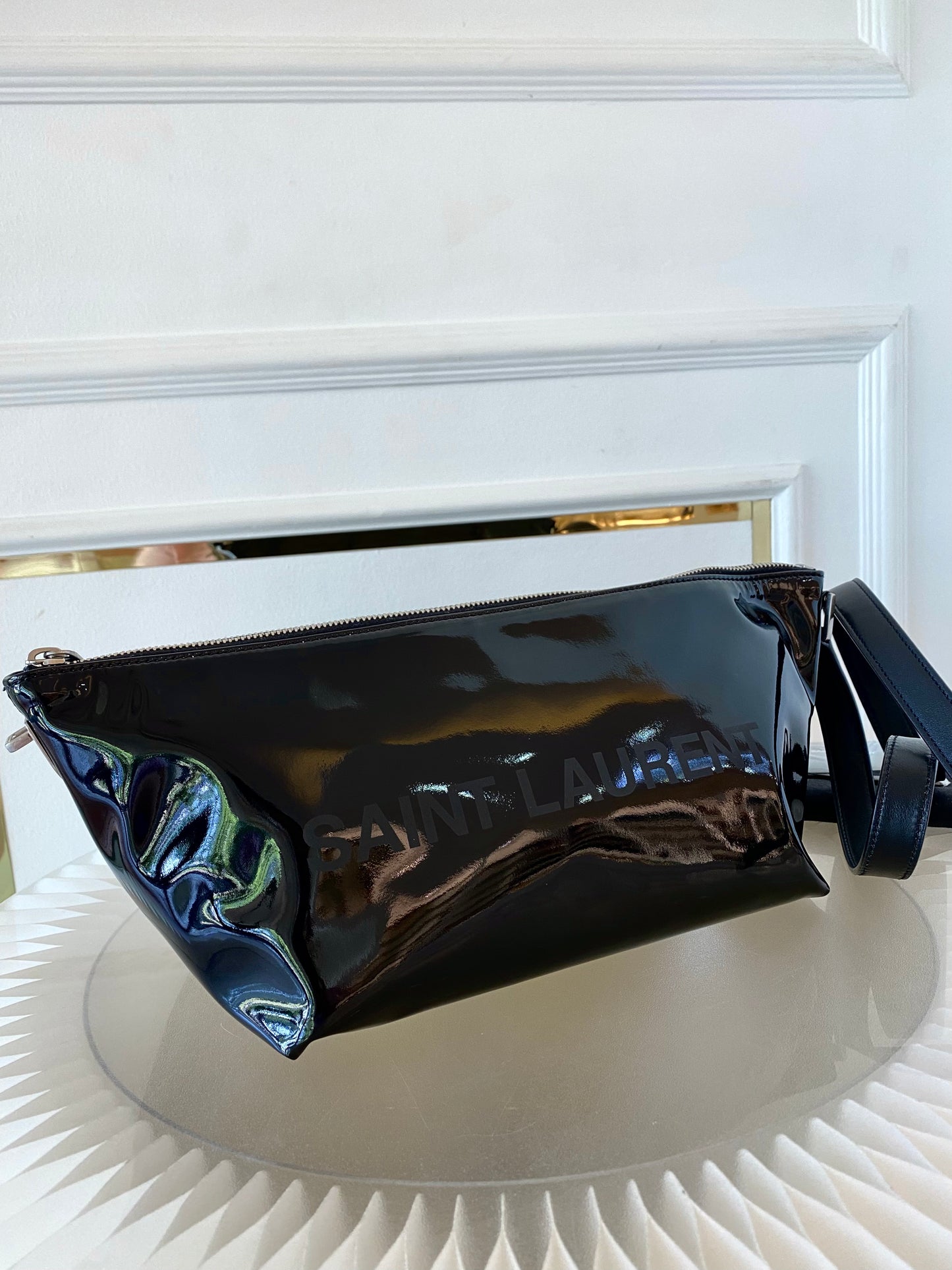 YVES SAINT LAURENT Tuc Black Patent Shoulder Bag