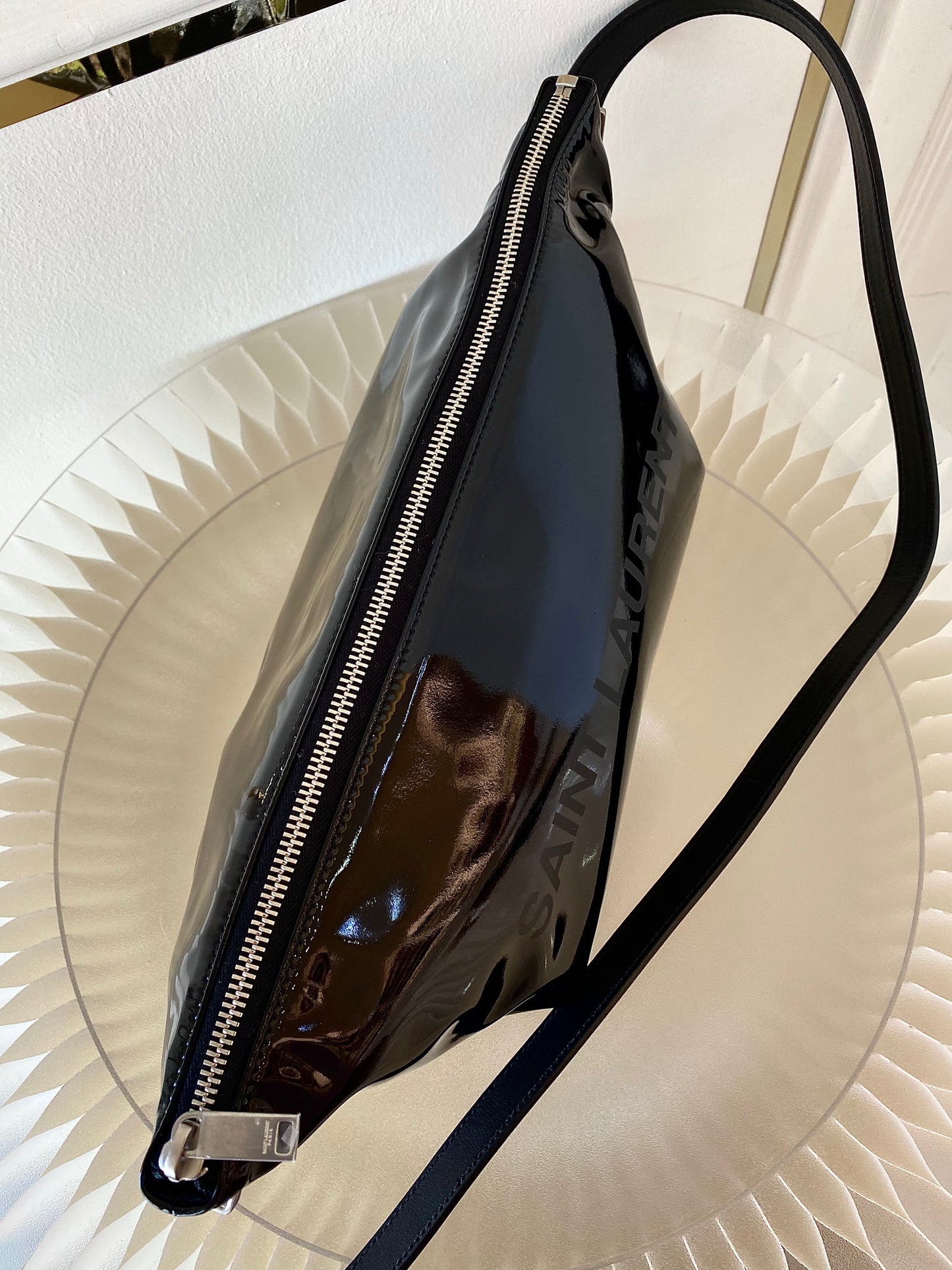 YVES SAINT LAURENT Tuc Black Patent Shoulder Bag