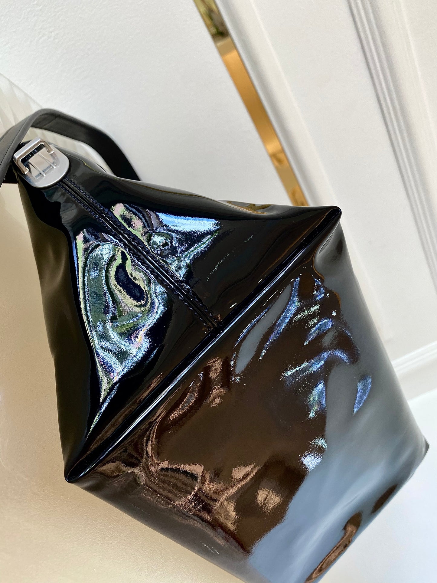 YVES SAINT LAURENT Tuc Black Patent Shoulder Bag