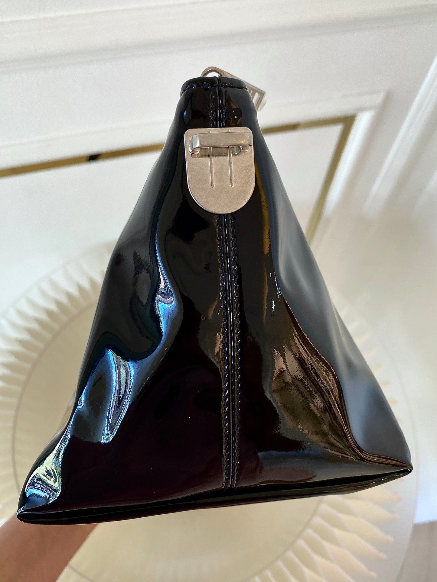 YVES SAINT LAURENT Tuc Black Patent Shoulder Bag