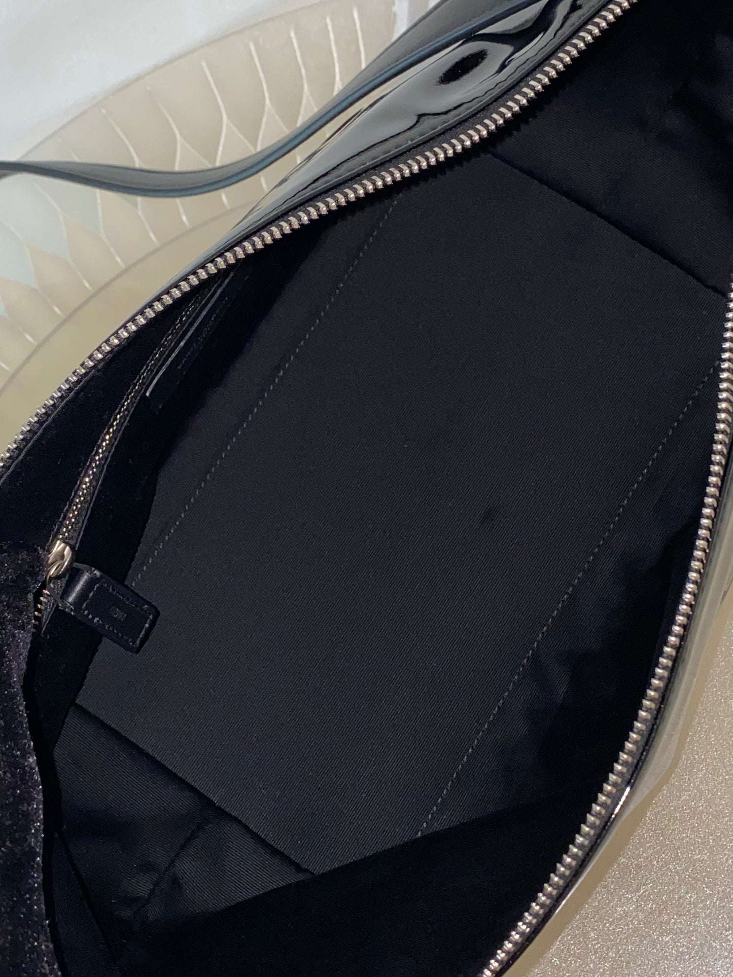 YVES SAINT LAURENT Tuc Black Patent Shoulder Bag
