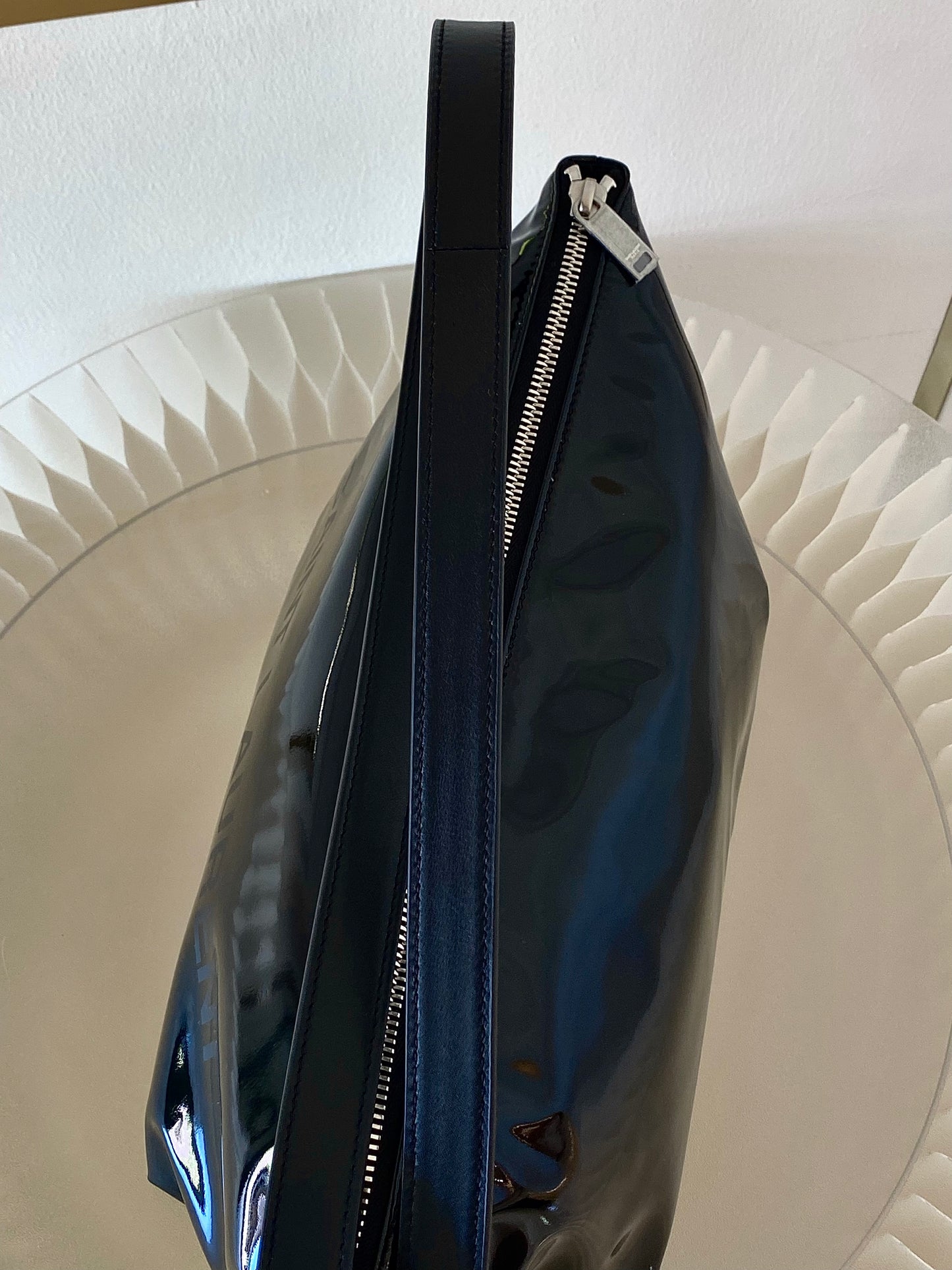 YVES SAINT LAURENT Tuc Black Patent Shoulder Bag