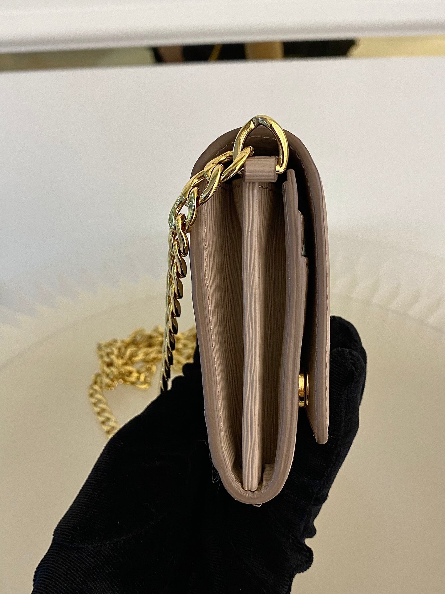 Prada Vitello Move WOC GHW in Beige
