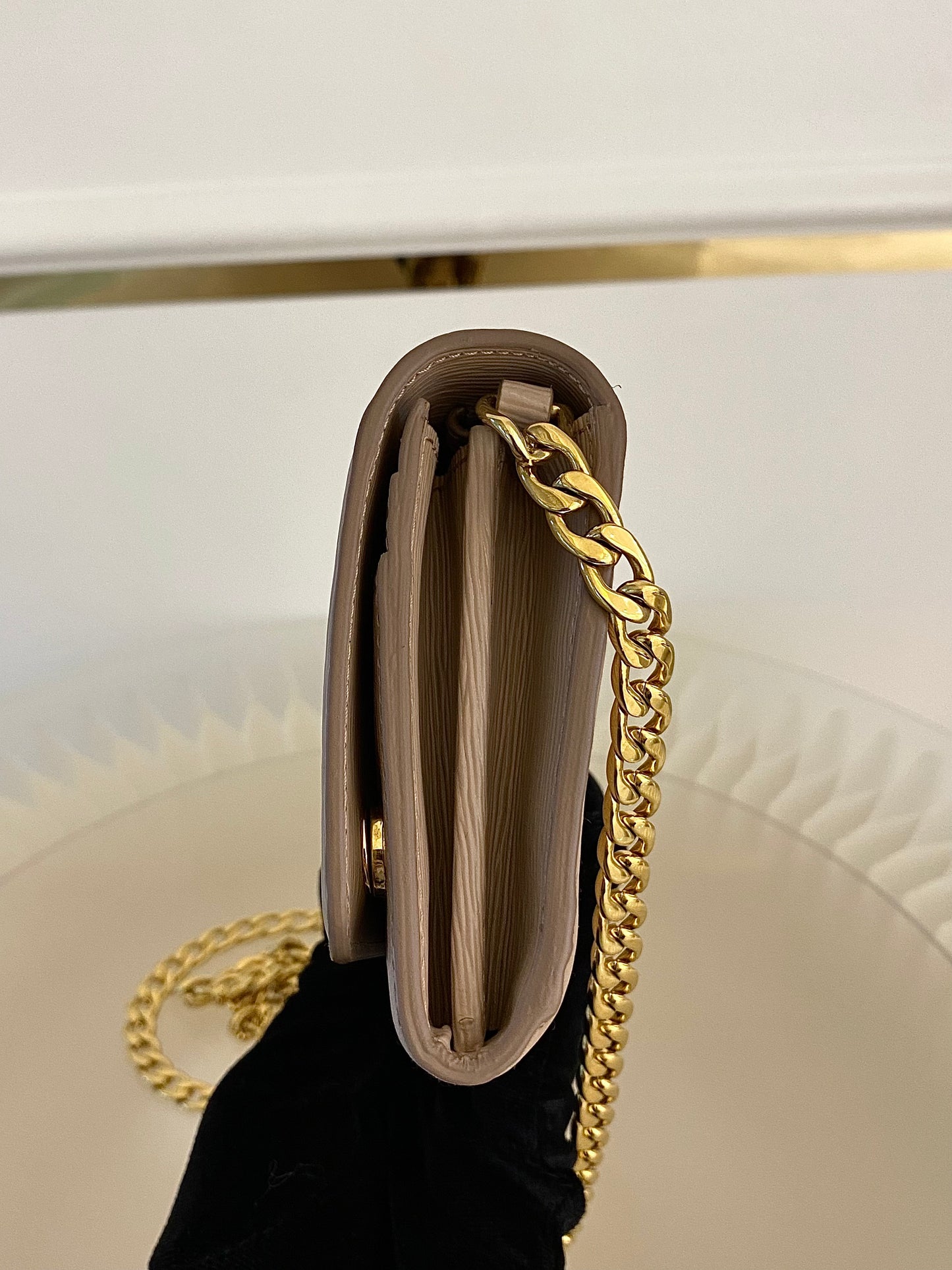 Prada Vitello Move WOC GHW in Beige