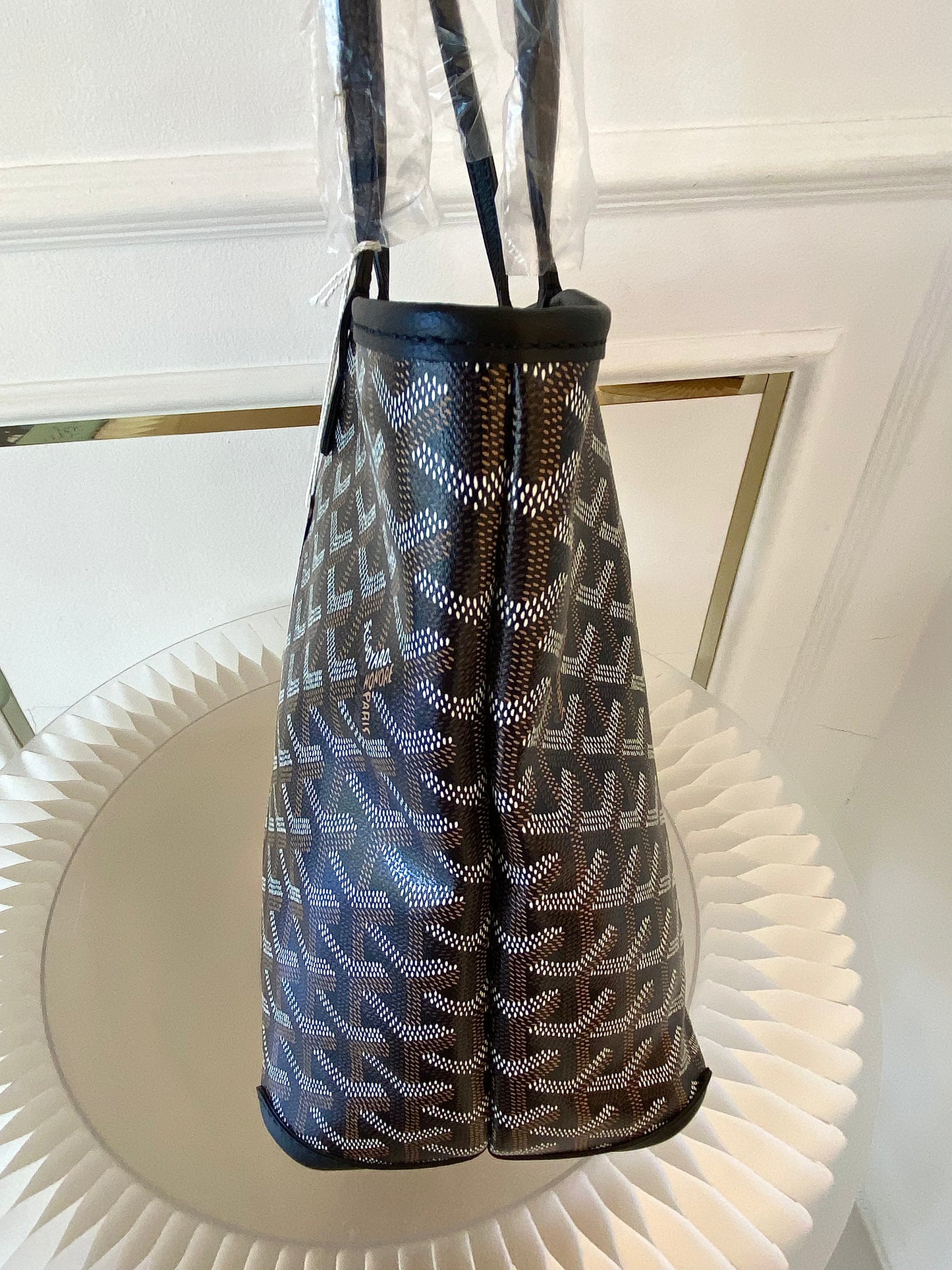 GOYARD Artois Black in Pm Size