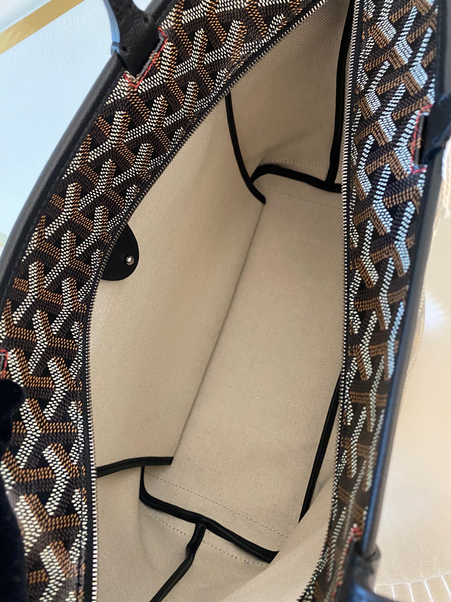 GOYARD Artois Black in Pm Size