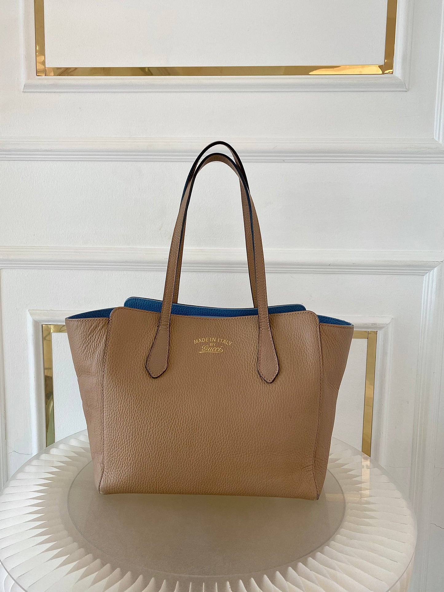 GUCCI Swing Tote Bag in Beige Leather