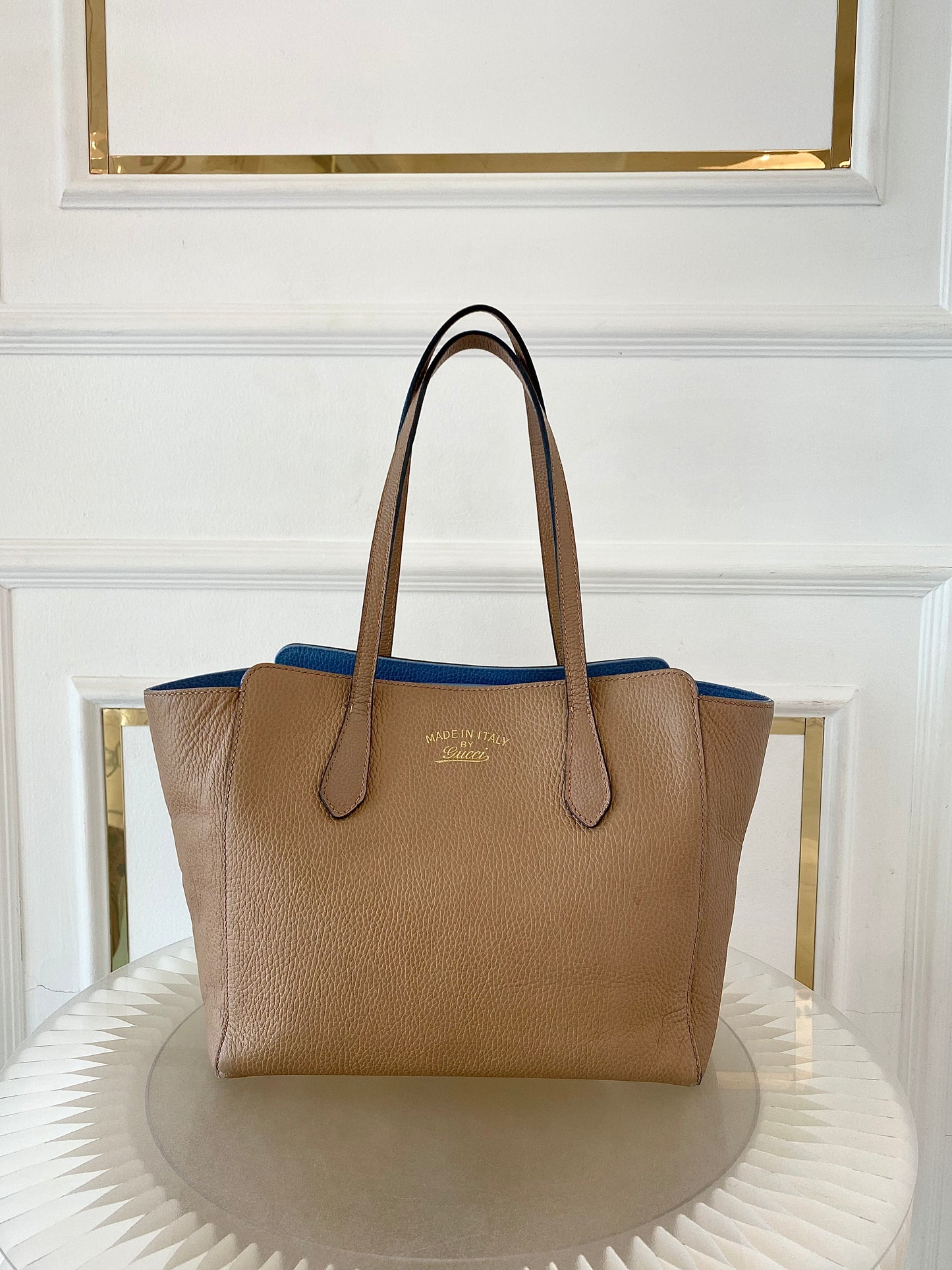 GUCCI Swing Tote Bag in Beige Leather