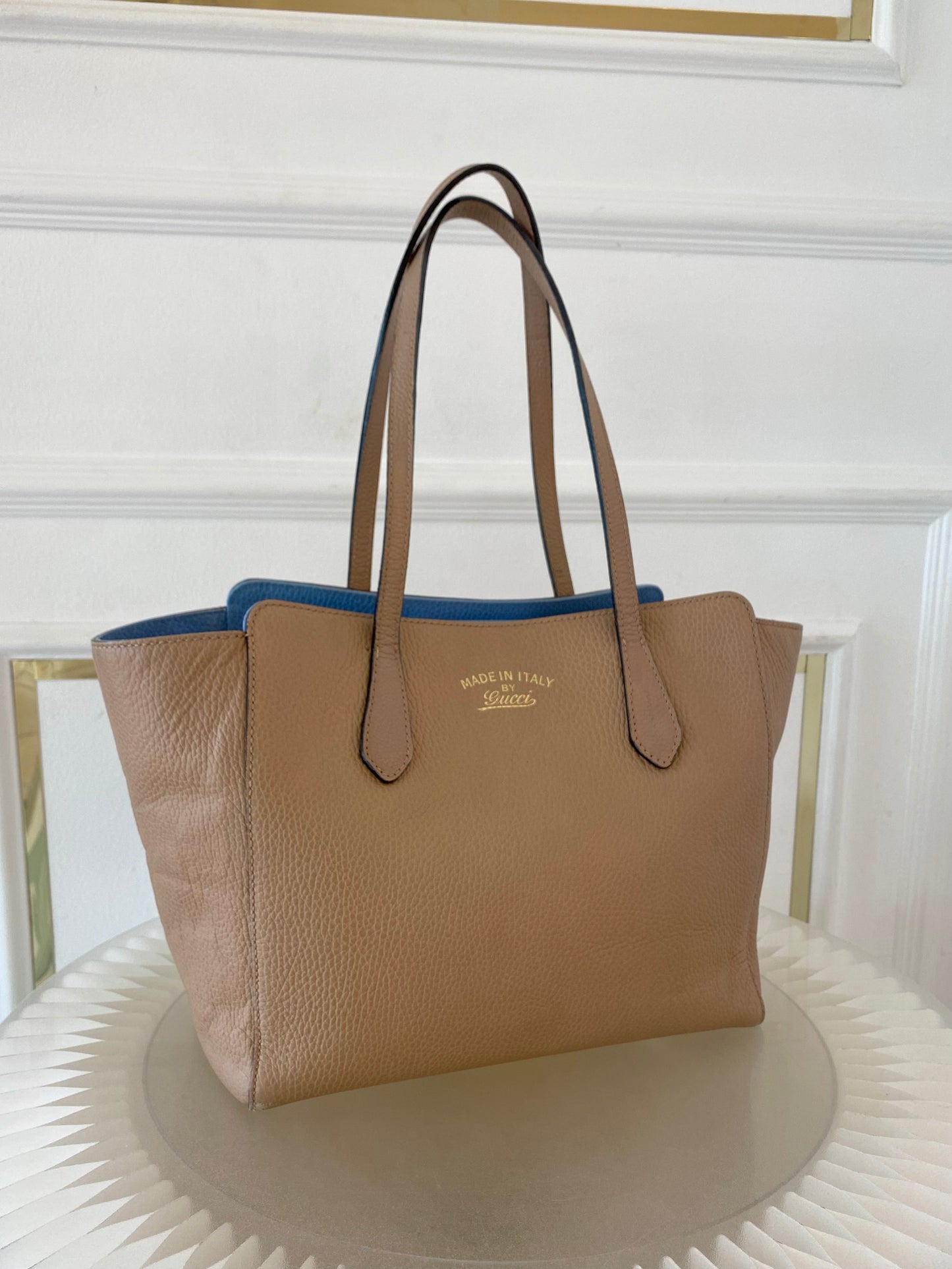 GUCCI Swing Tote Bag in Beige Leather