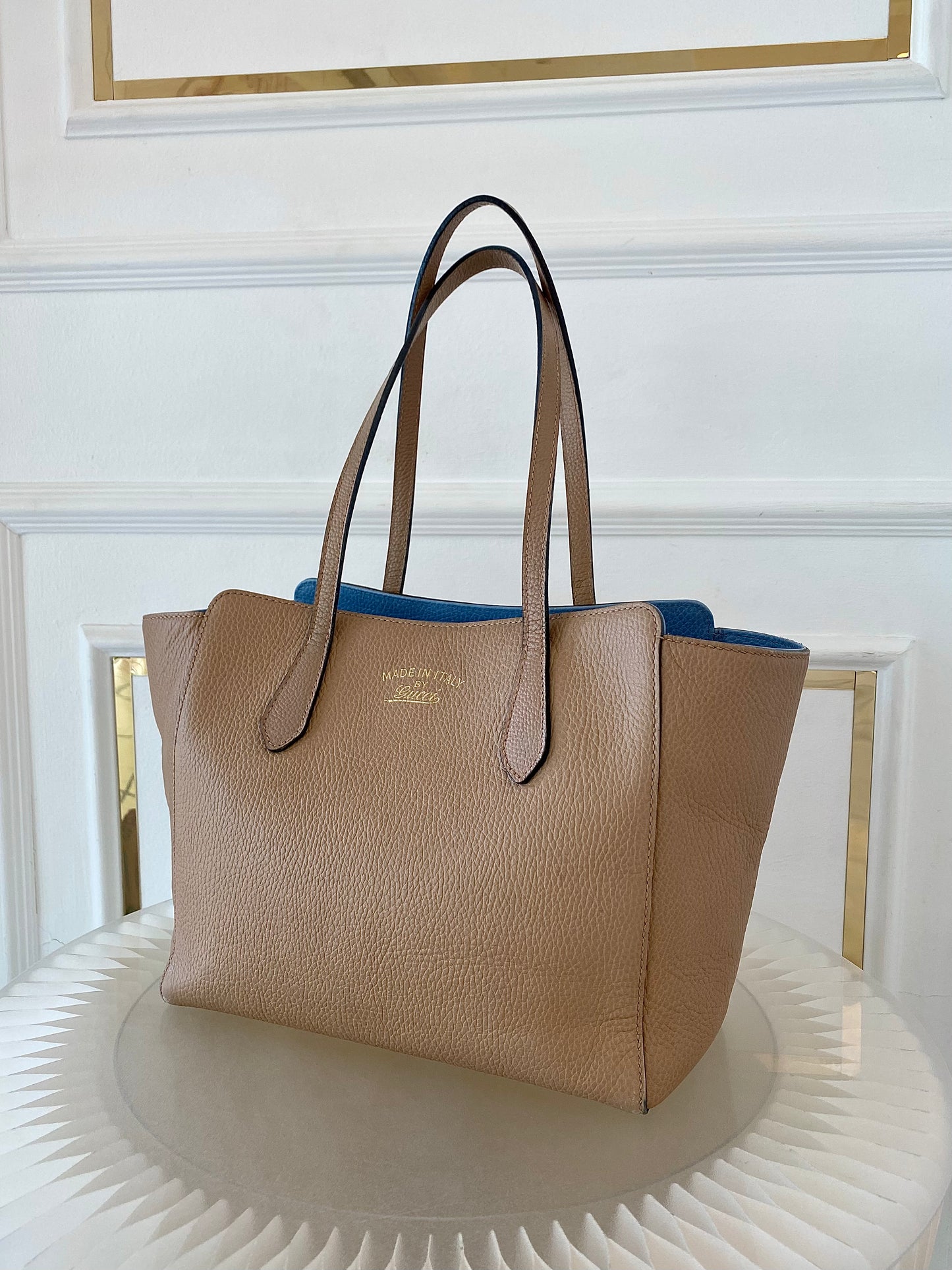 GUCCI Swing Tote Bag in Beige Leather