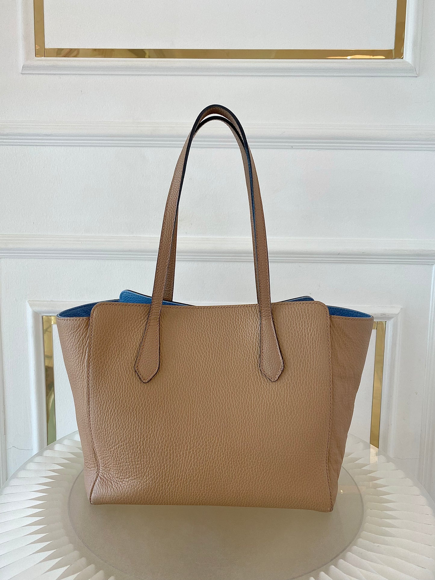 GUCCI Swing Tote Bag in Beige Leather