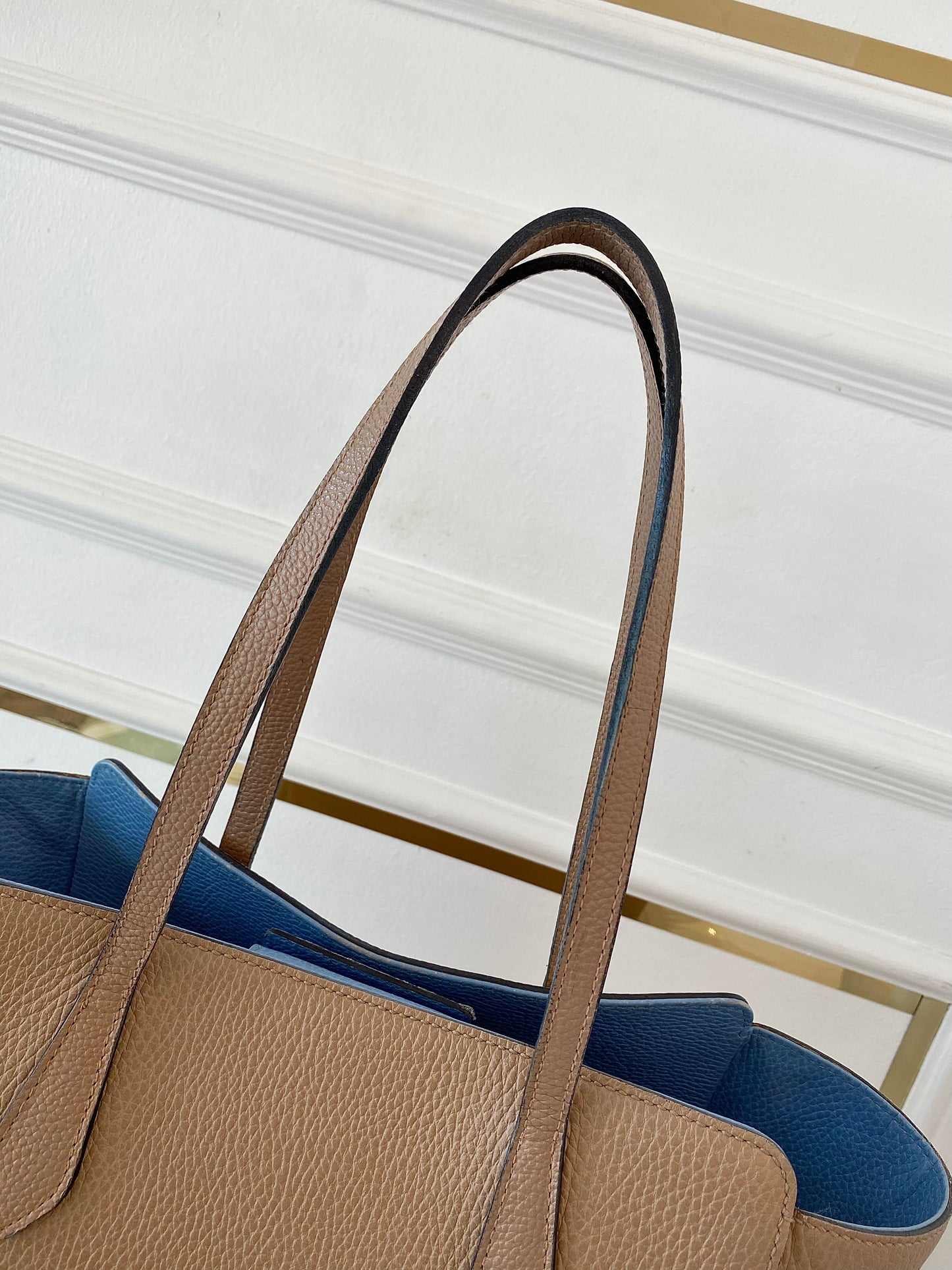 GUCCI Swing Tote Bag in Beige Leather