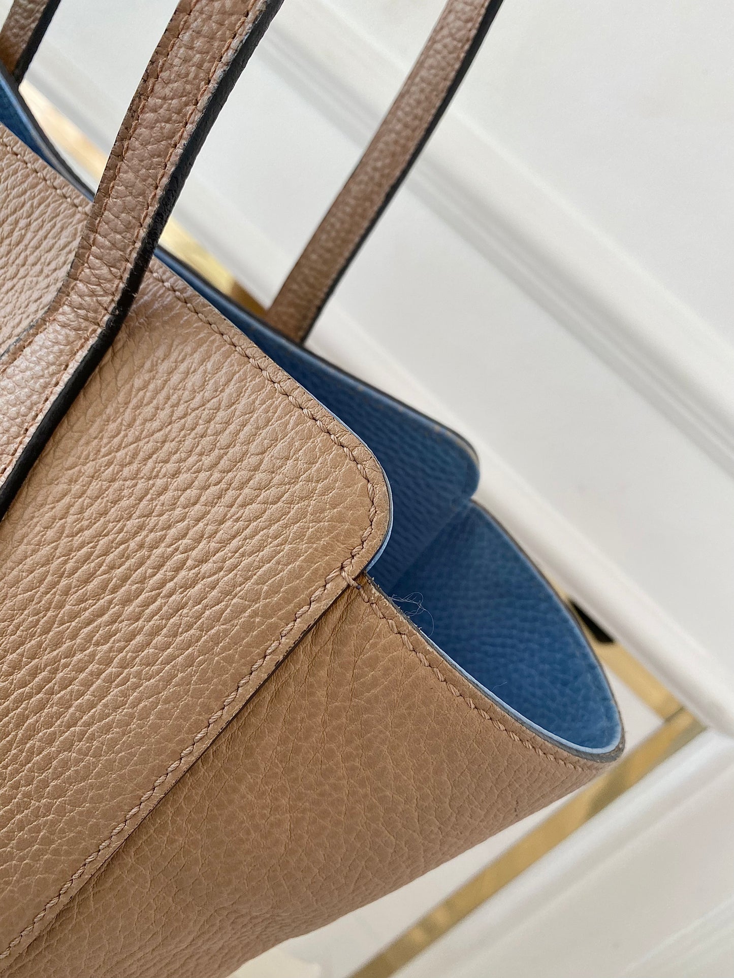 GUCCI Swing Tote Bag in Beige Leather