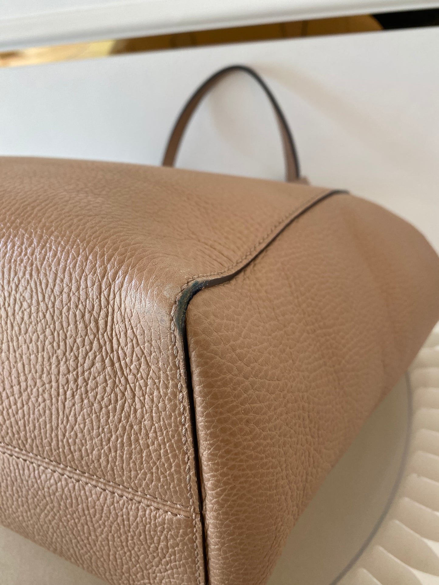 GUCCI Swing Tote Bag in Beige Leather
