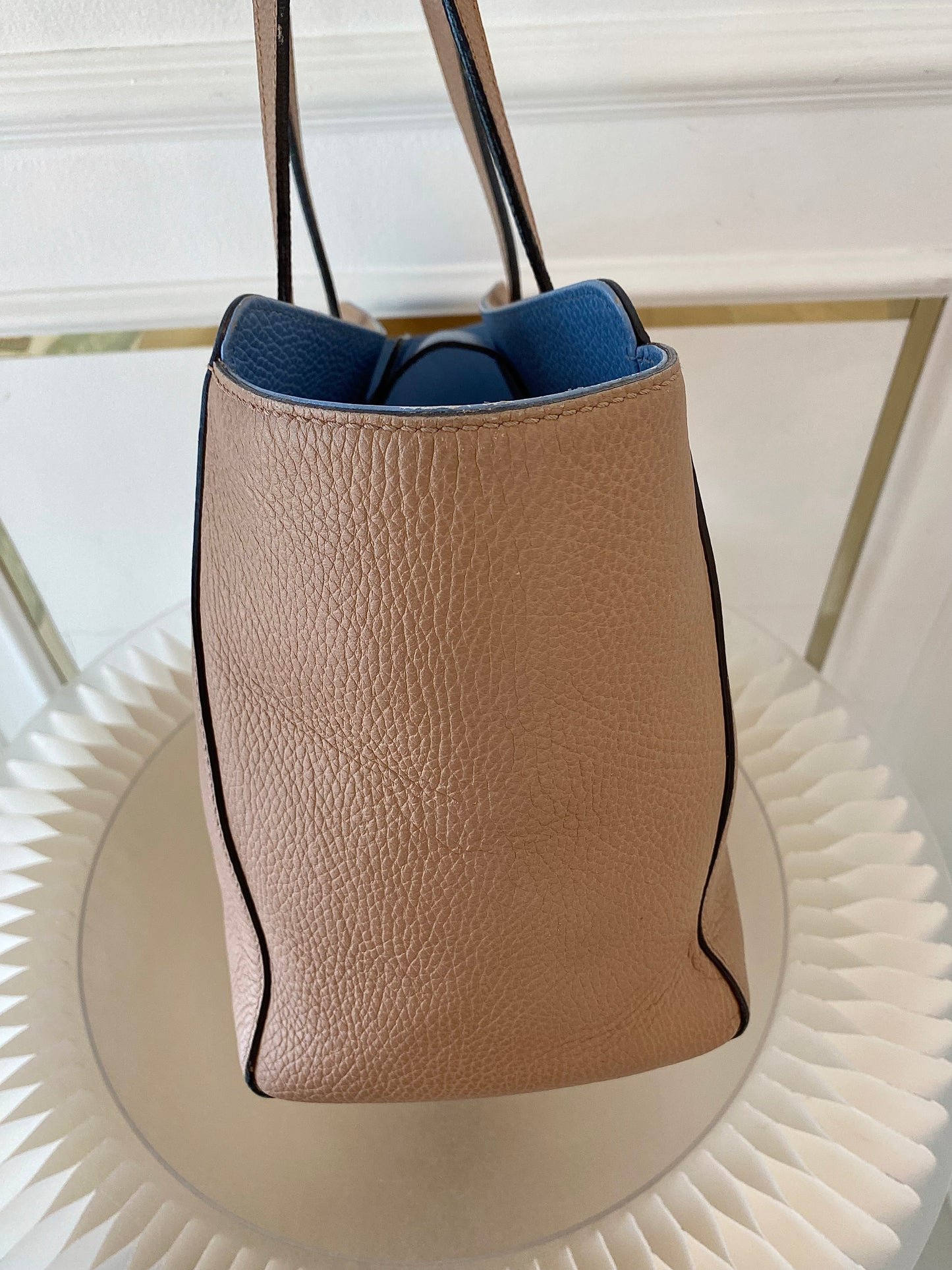 GUCCI Swing Tote Bag in Beige Leather