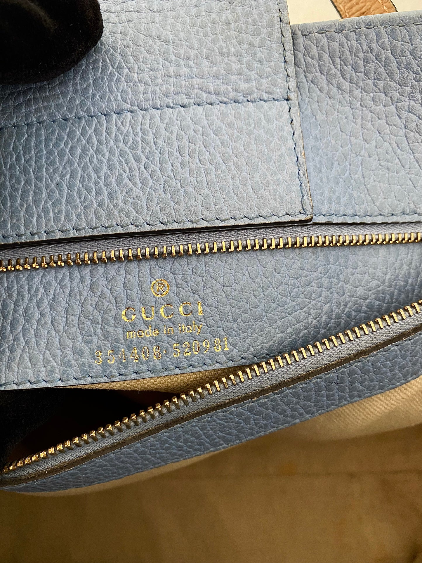 GUCCI Swing Tote Bag in Beige Leather