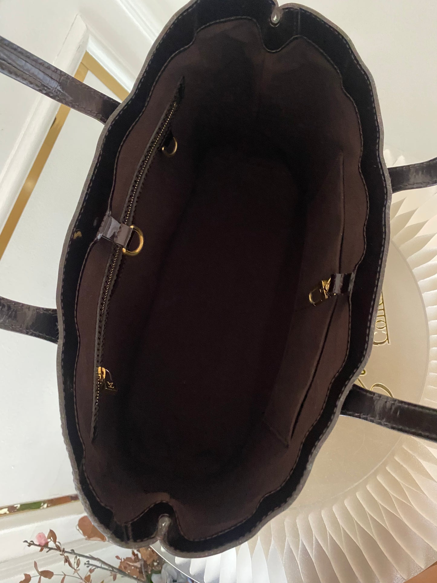 LOUIS VUITTON Amarante Mono Vernis Wiltshire Mm Bag