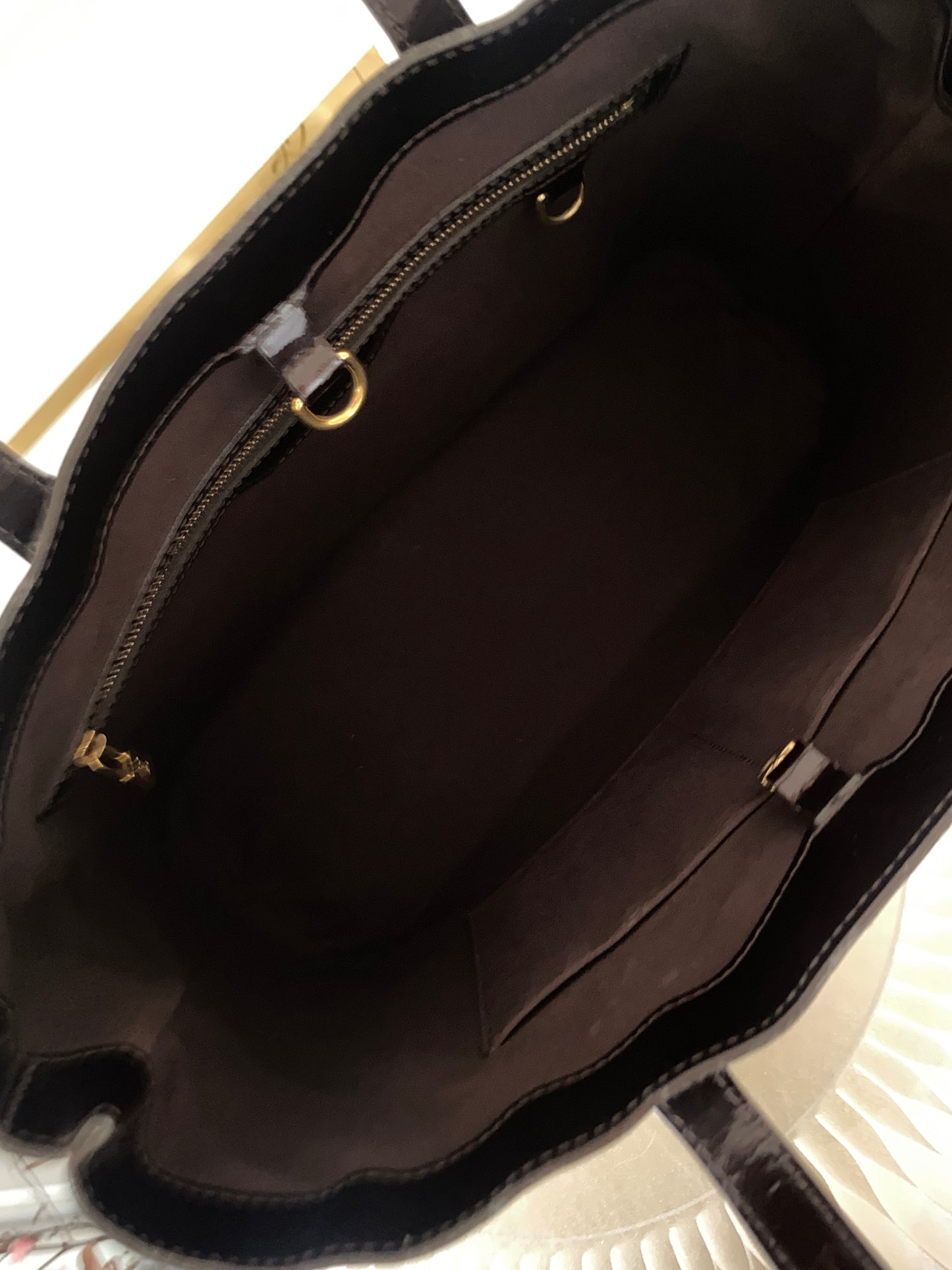 LOUIS VUITTON Amarante Mono Vernis Wiltshire Mm Bag