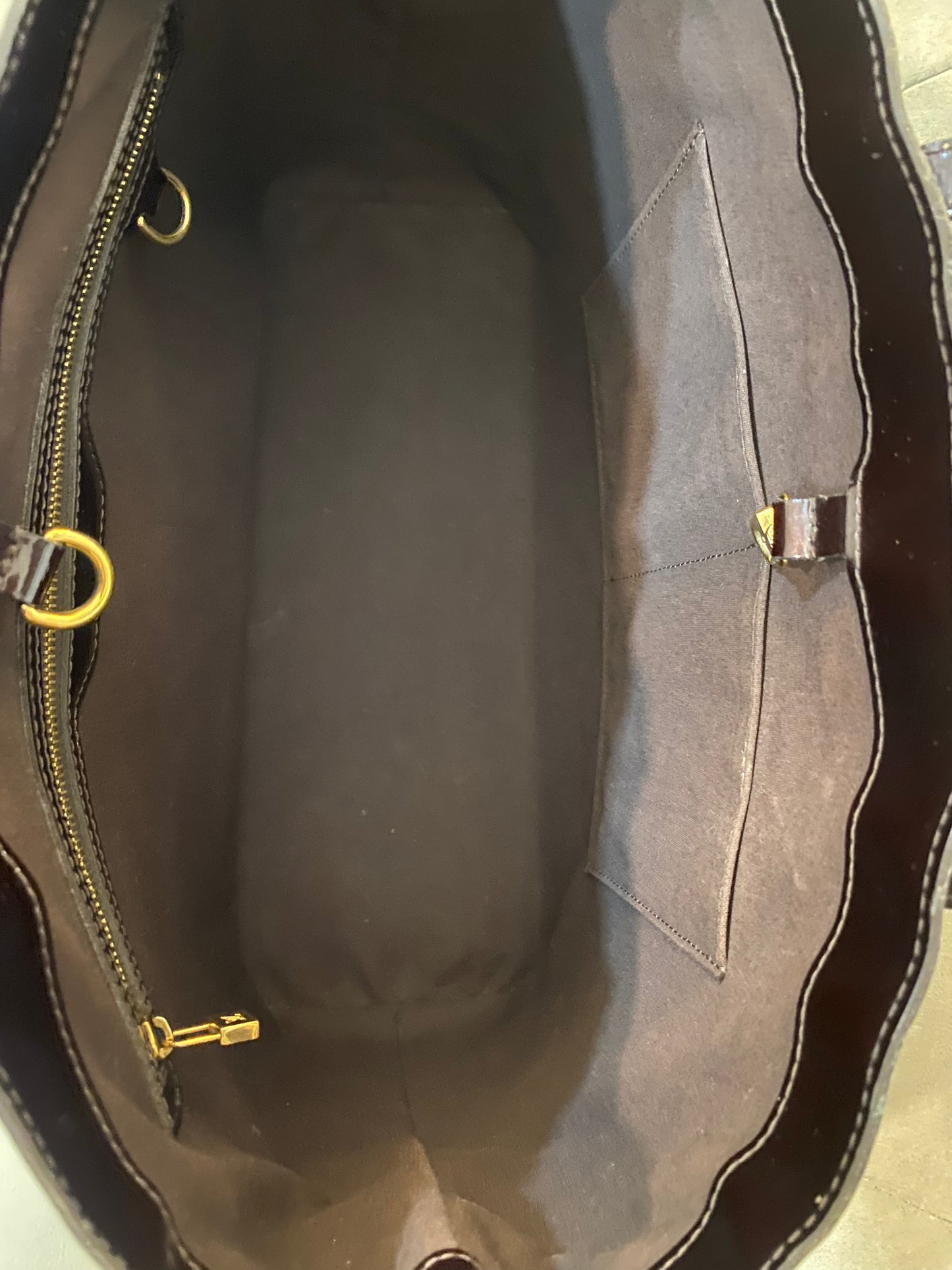 LOUIS VUITTON Amarante Mono Vernis Wiltshire Mm Bag