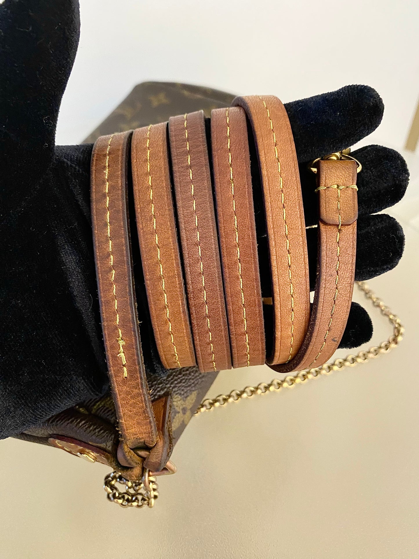 LOUIS VUITTON Mono Favorite Mm