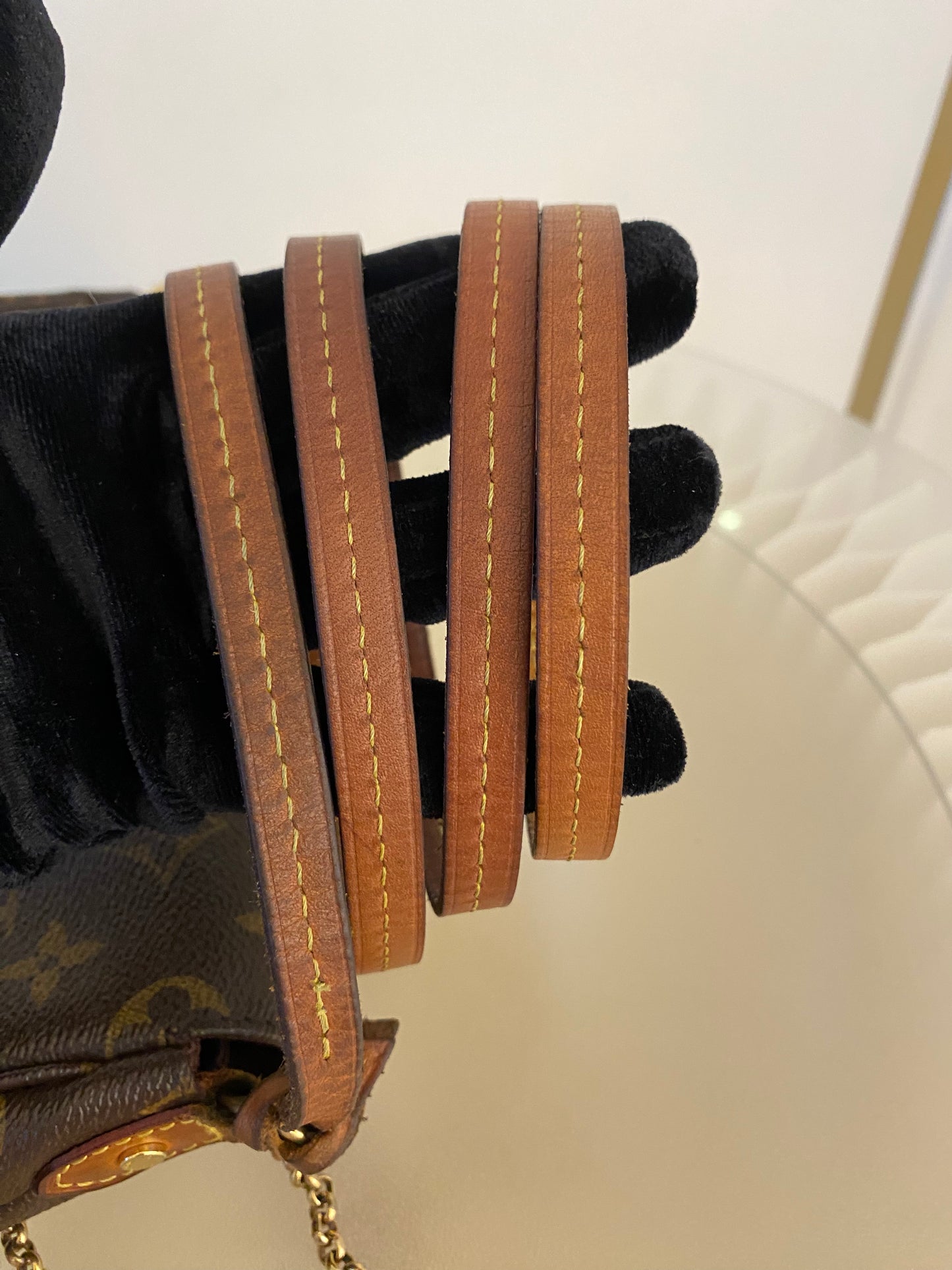 LOUIS VUITTON Mono Favorite Mm