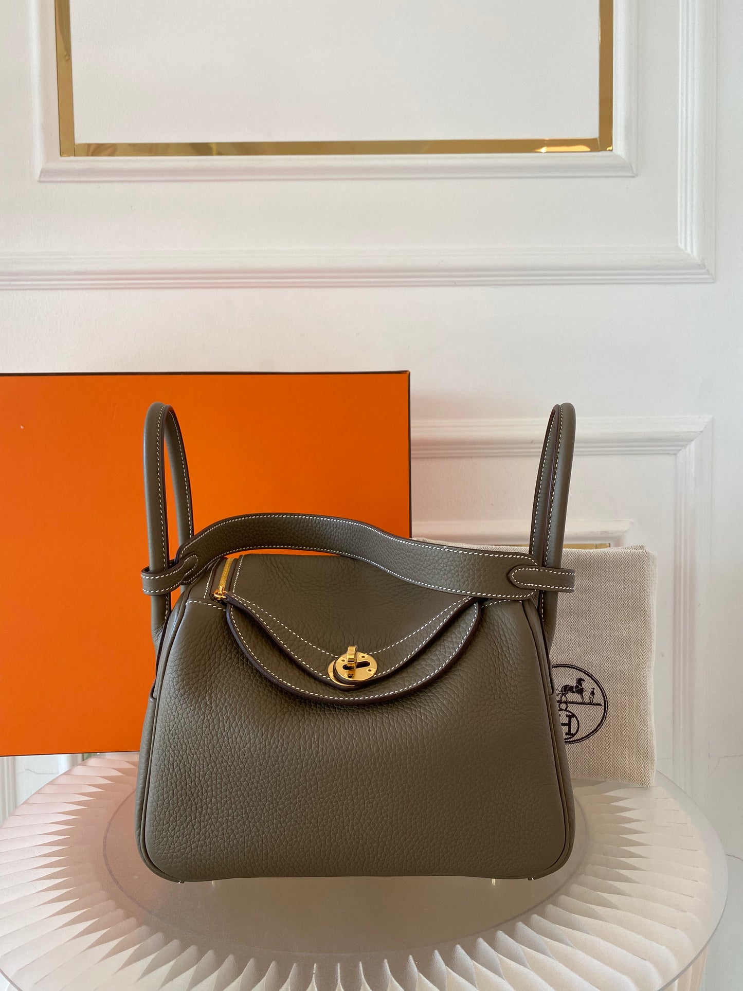 HERMES Lindy 26 Etoupe GHW