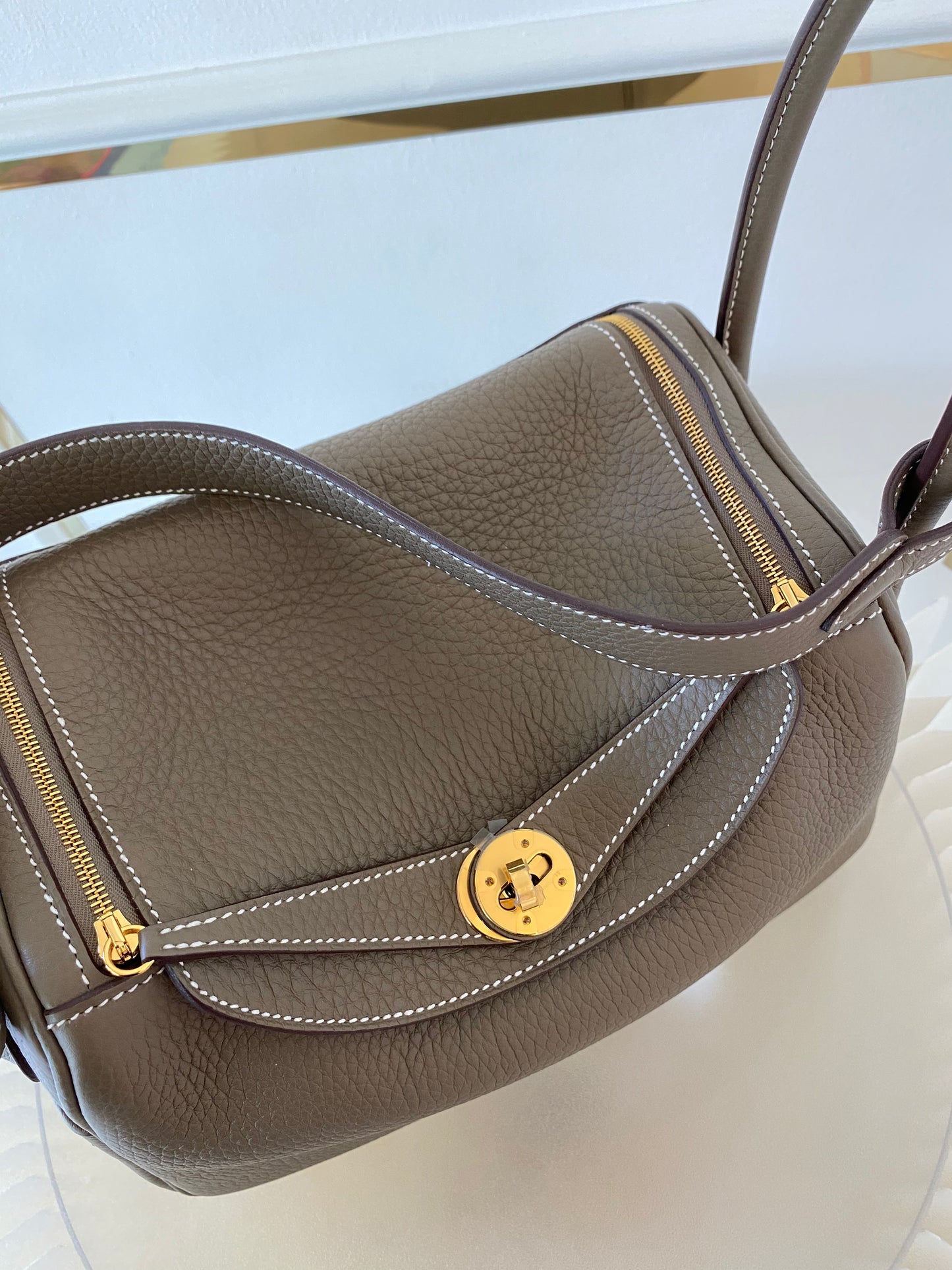 HERMES Lindy 26 Etoupe GHW