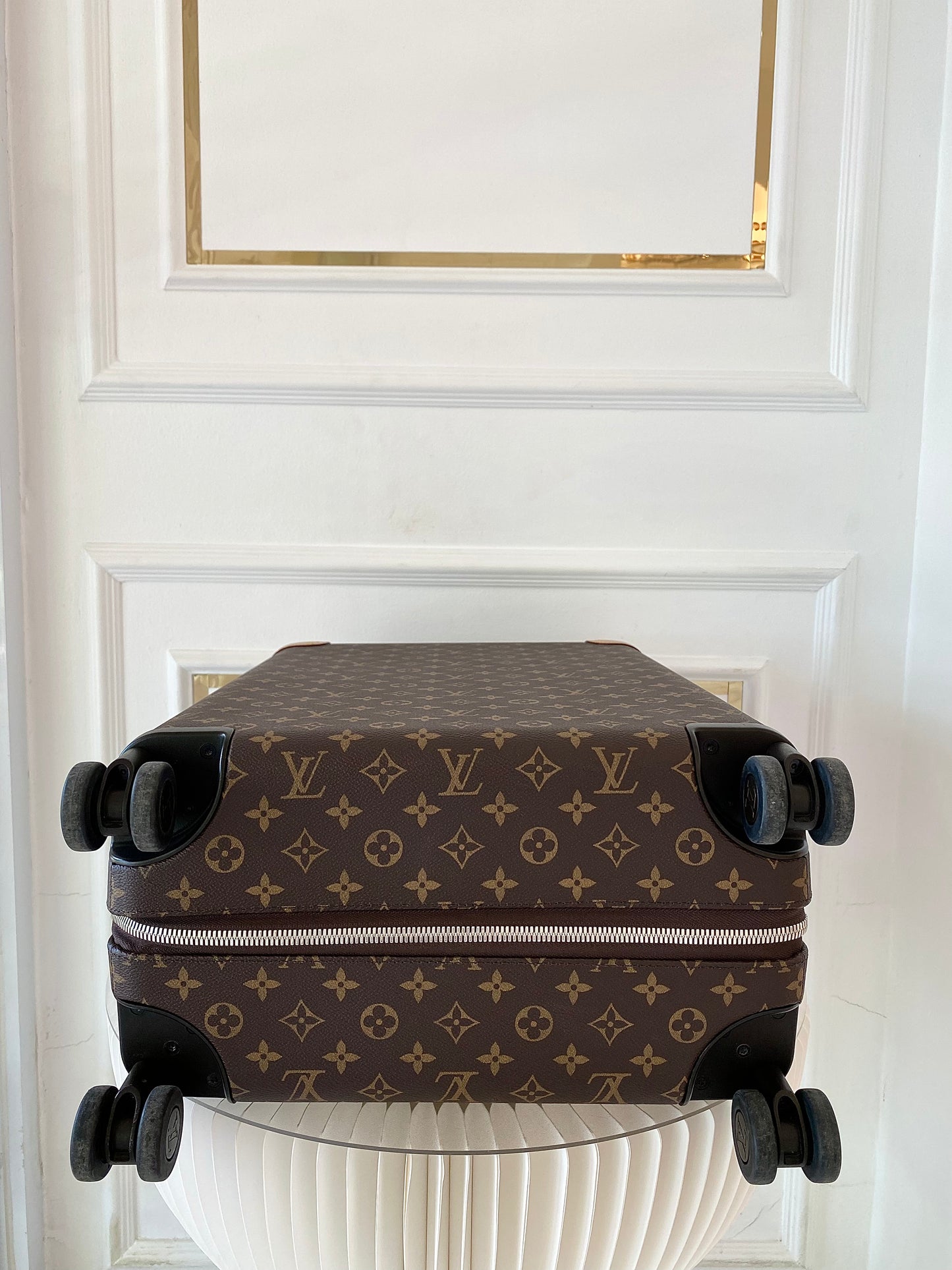 LOUIS VUITTON Horizon 55 Mono Rolling Suitcase