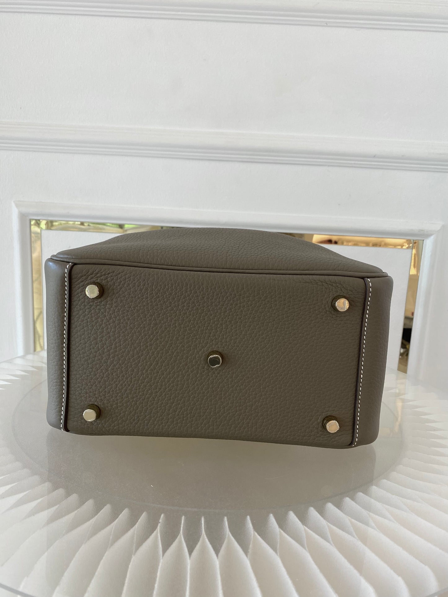 HERMES Lindy 26 Etoupe GHW