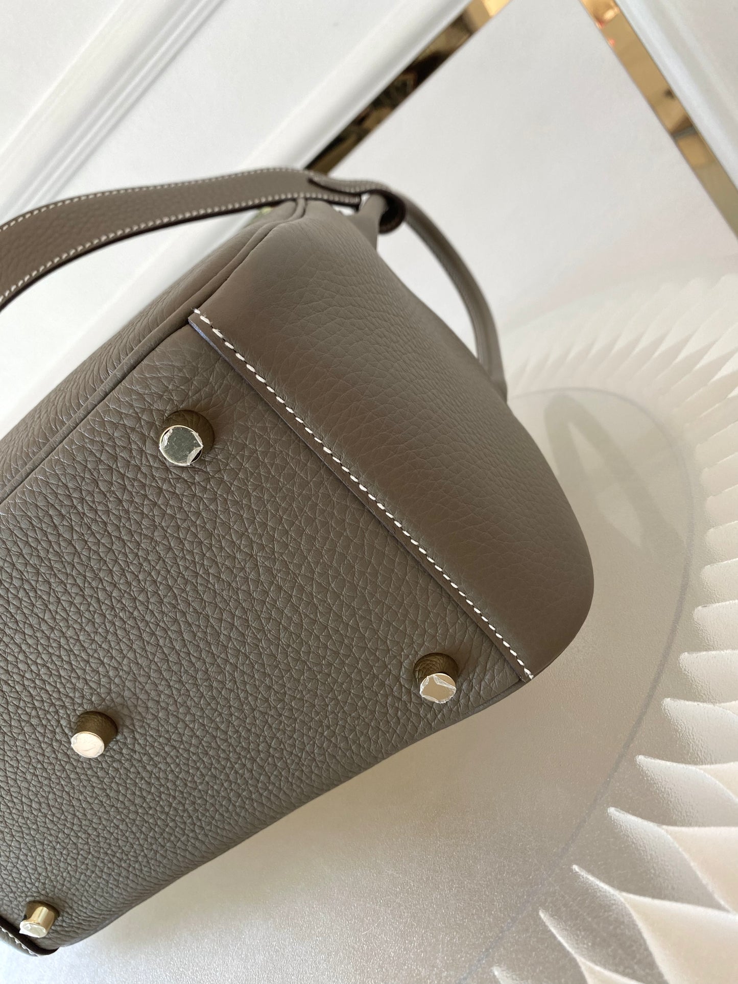 HERMES Lindy 26 Etoupe GHW