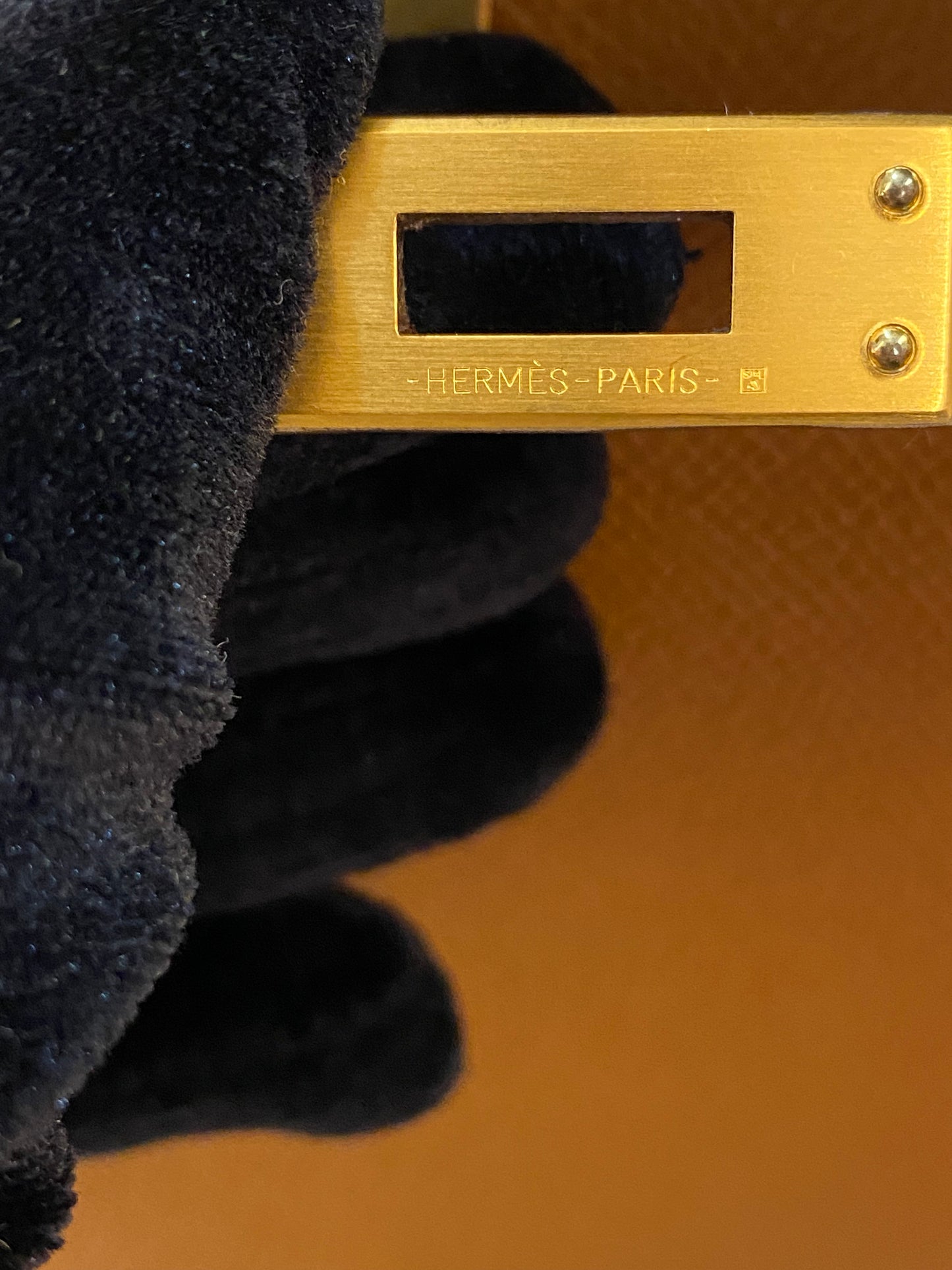 HERMES Kelly 25 Gold in Craie Epsom Leather GHW