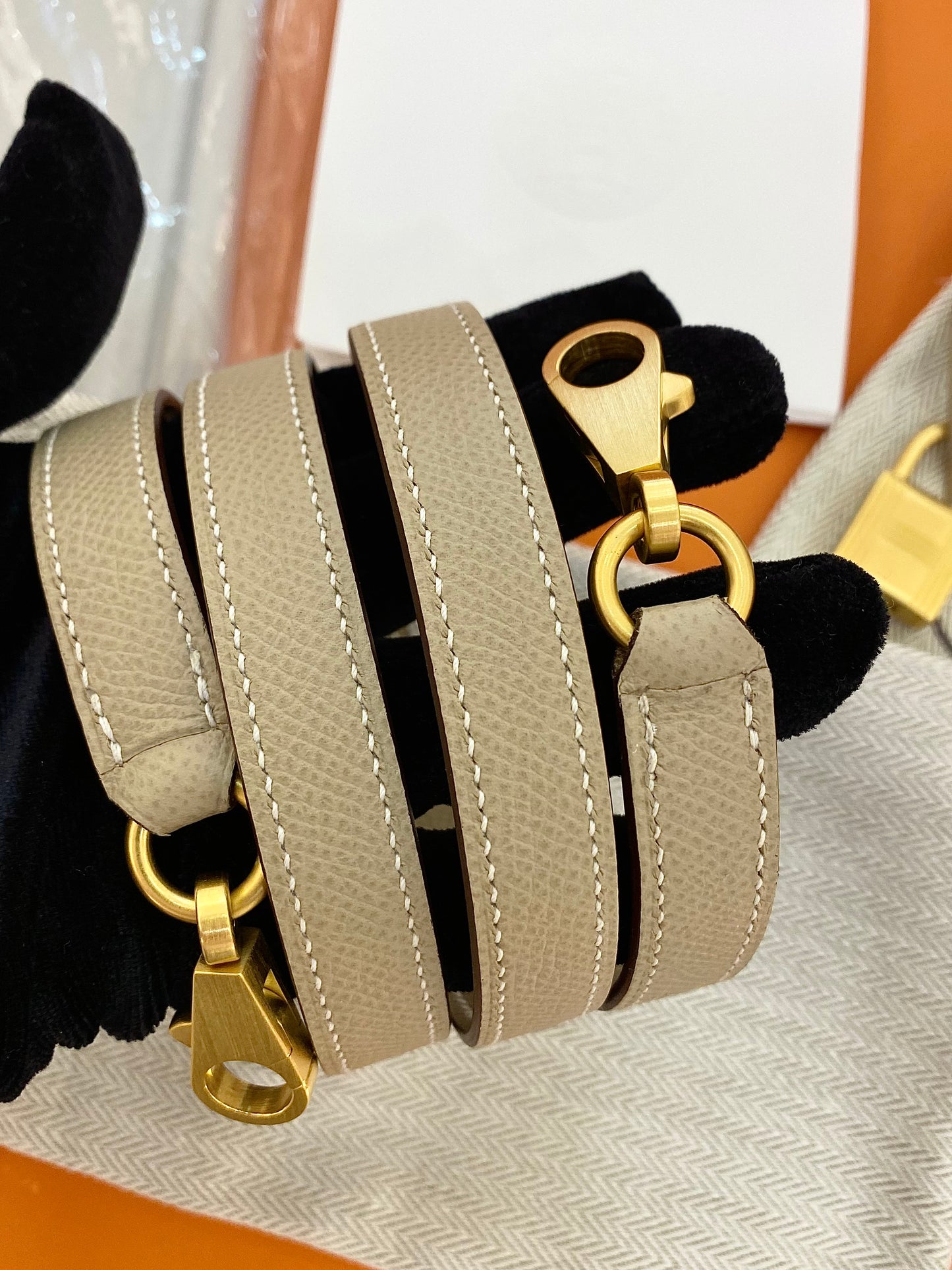 HERMES Kelly 25 Gold in Craie Epsom Leather GHW