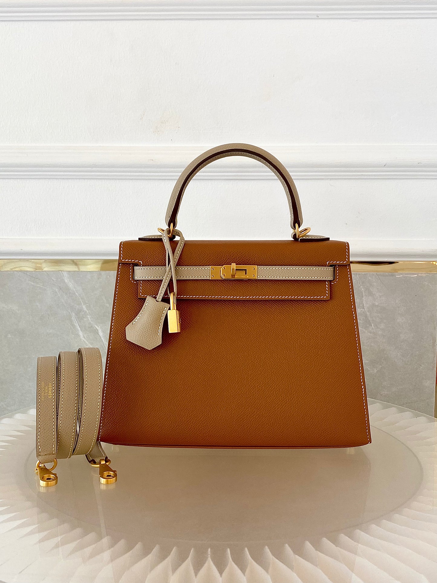 HERMES Kelly 25 Gold in Craie Epsom Leather GHW