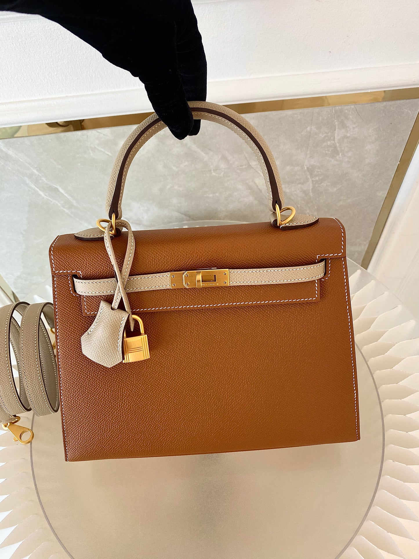 HERMES Kelly 25 Gold in Craie Epsom Leather GHW