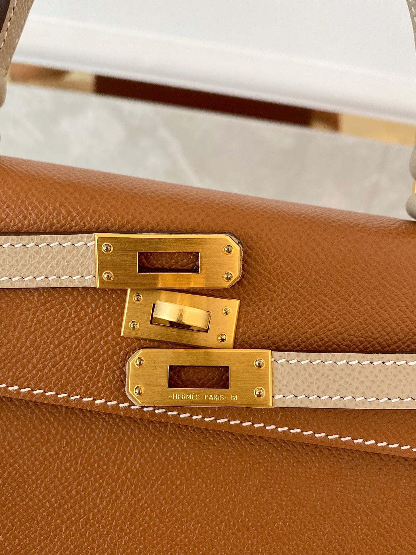 HERMES Kelly 25 Gold in Craie Epsom Leather GHW
