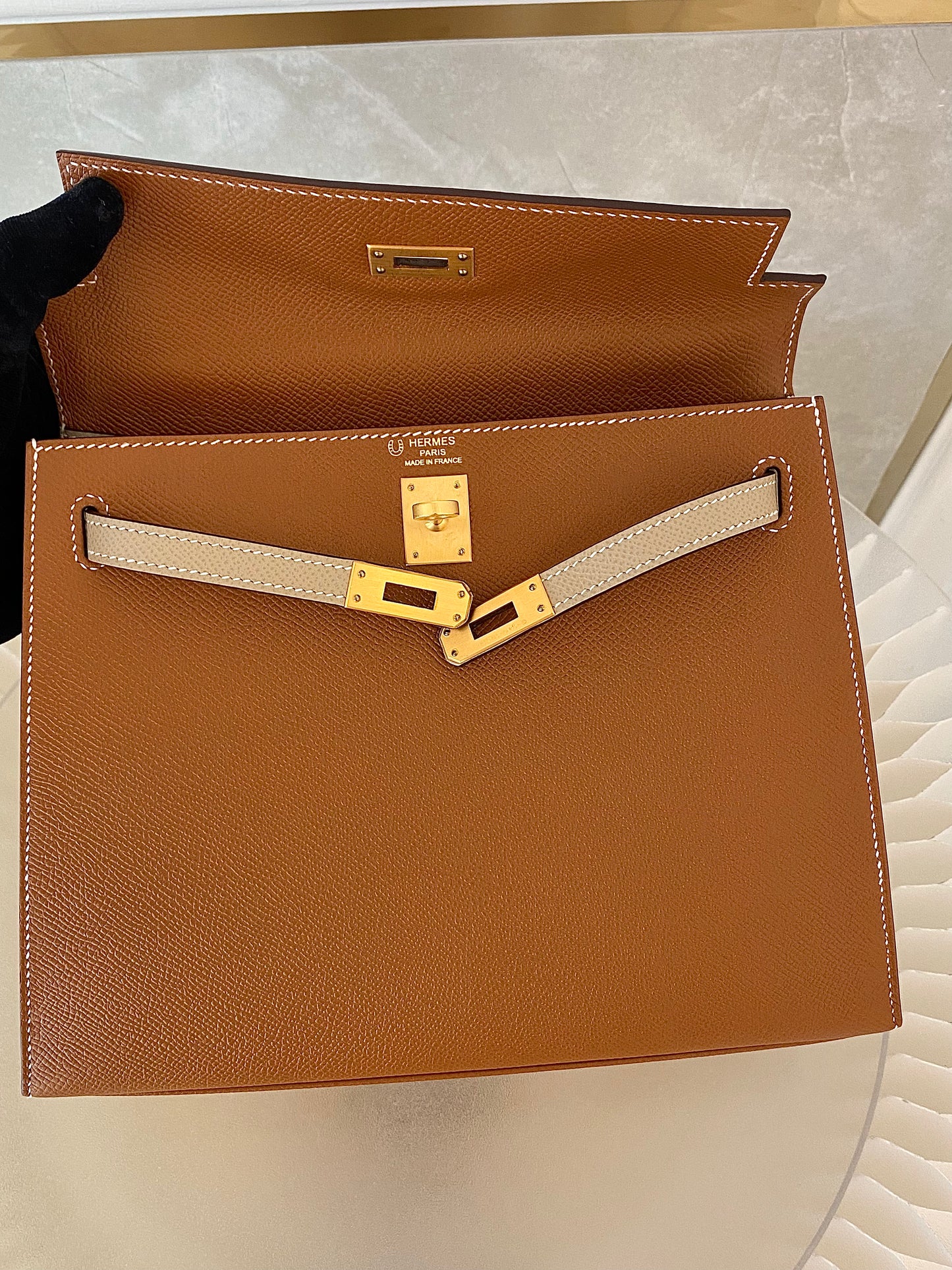 HERMES Kelly 25 Gold in Craie Epsom Leather GHW