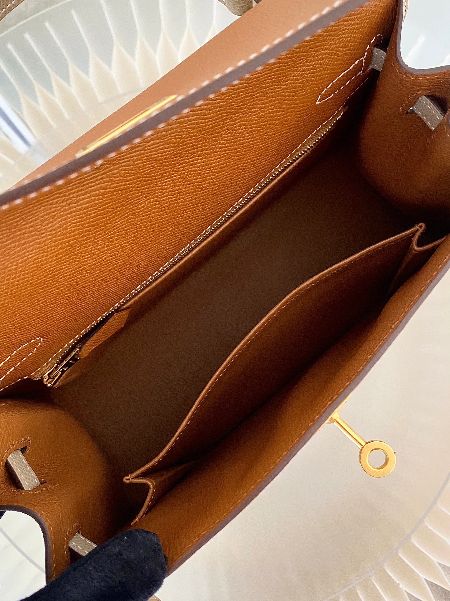 HERMES Kelly 25 Gold in Craie Epsom Leather GHW