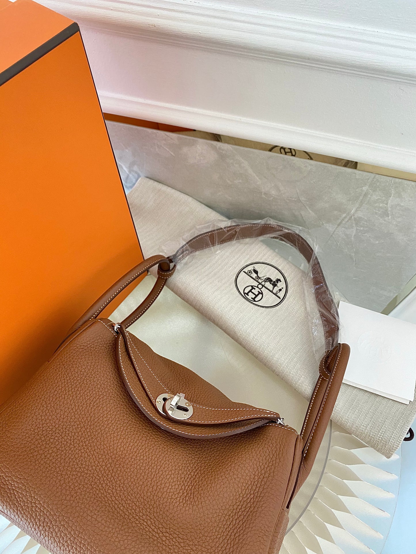 HERMES Lindy 26 Gold Tan PHW