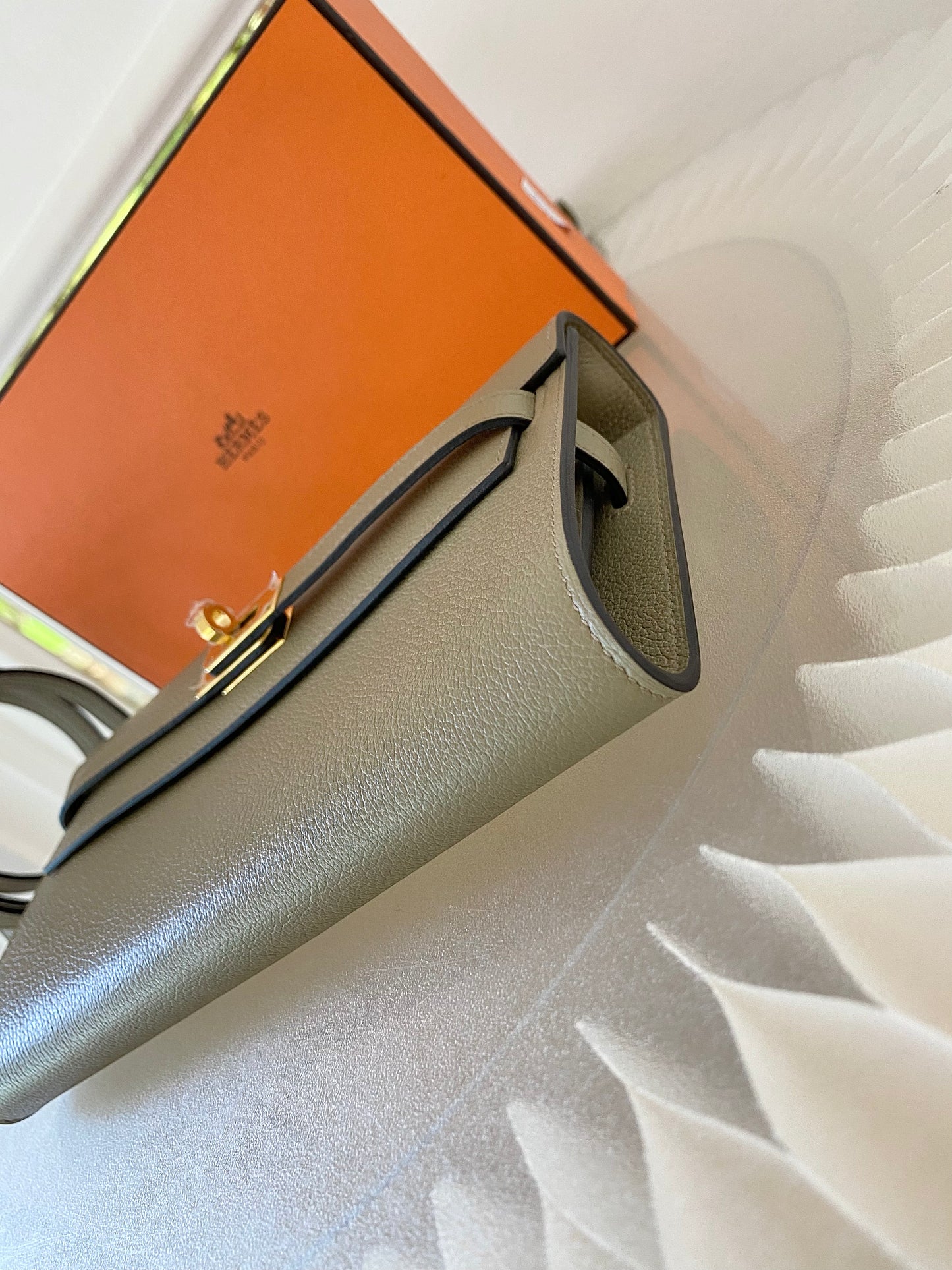 HERMES Kelly To Go Beige Marfa GHW