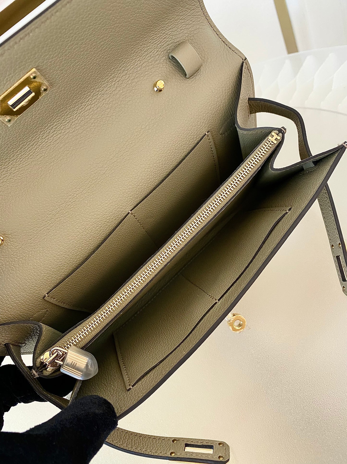HERMES Kelly To Go Beige Marfa GHW