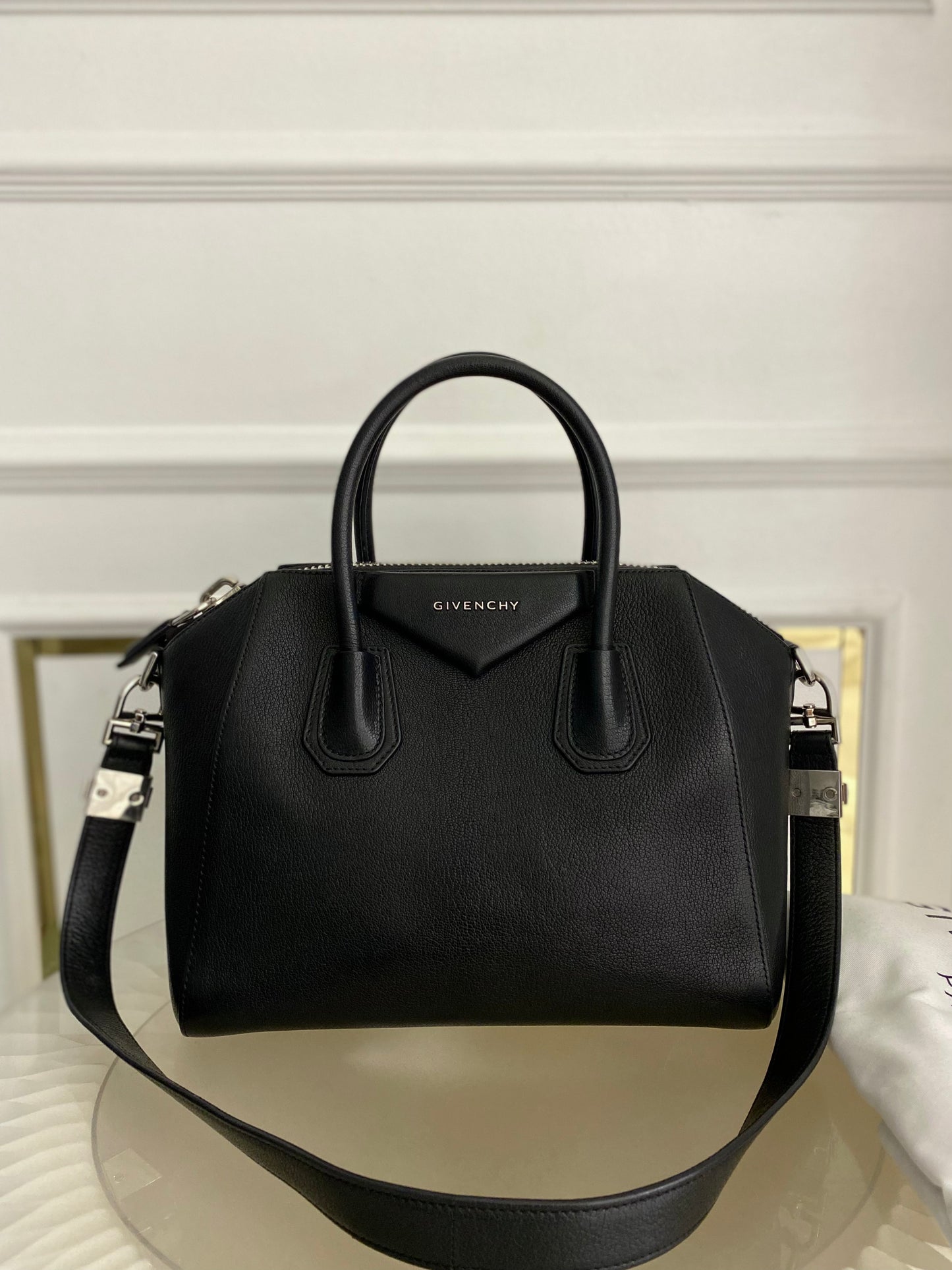 GIVENCHY Antigona Small Black