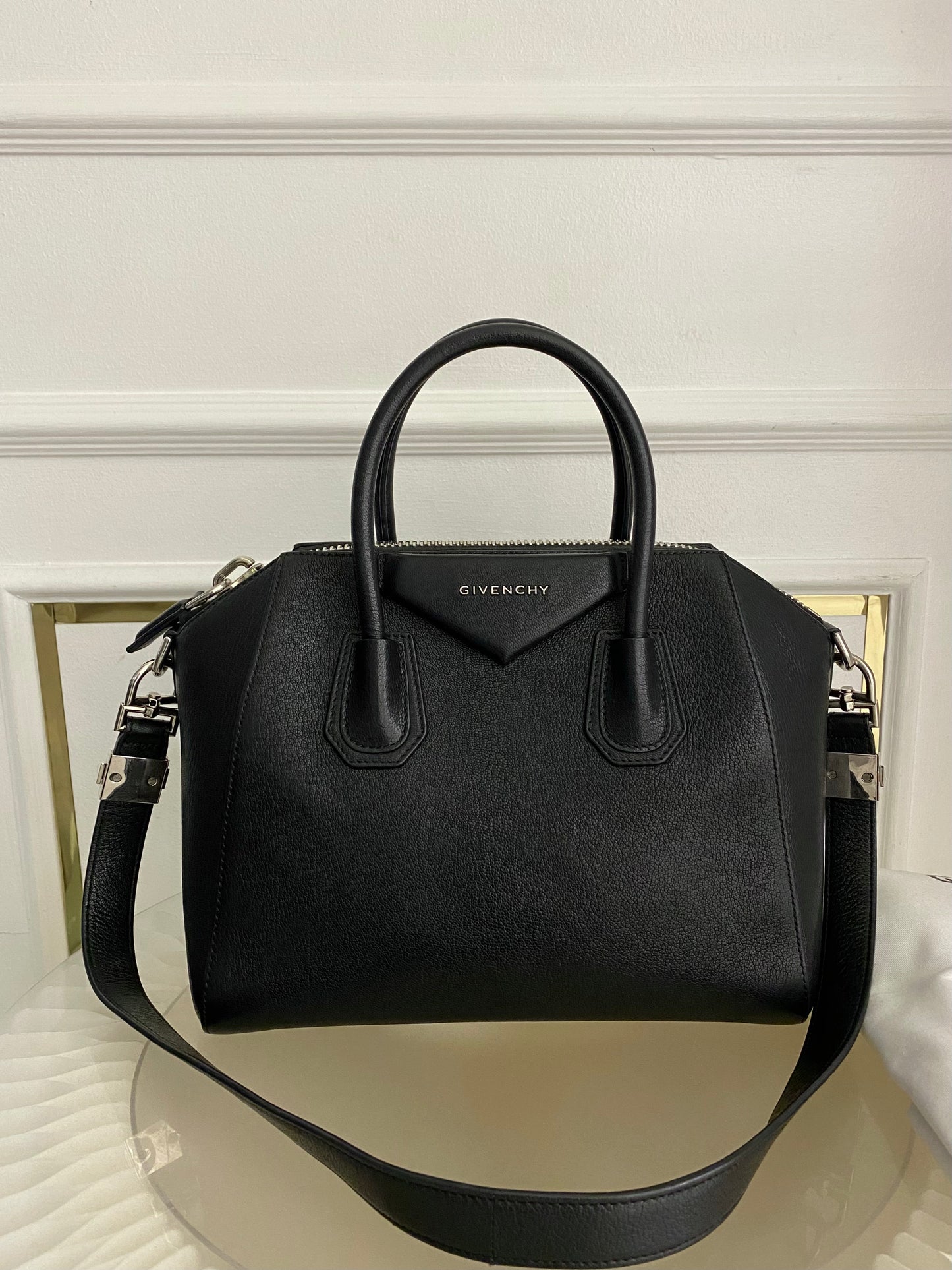 GIVENCHY Antigona Small Black
